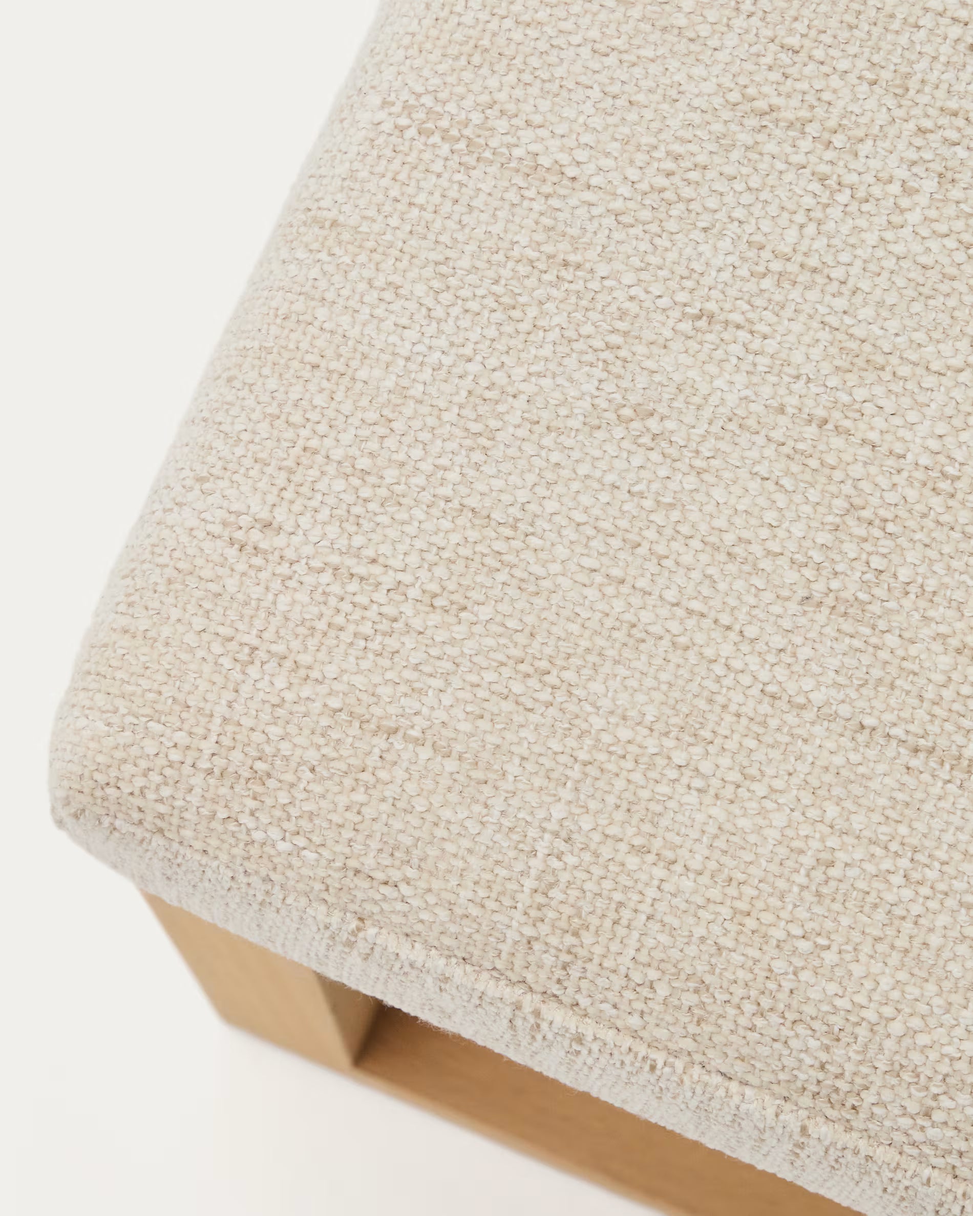 Bank LOYA beige Chenille mit Buchenbasis