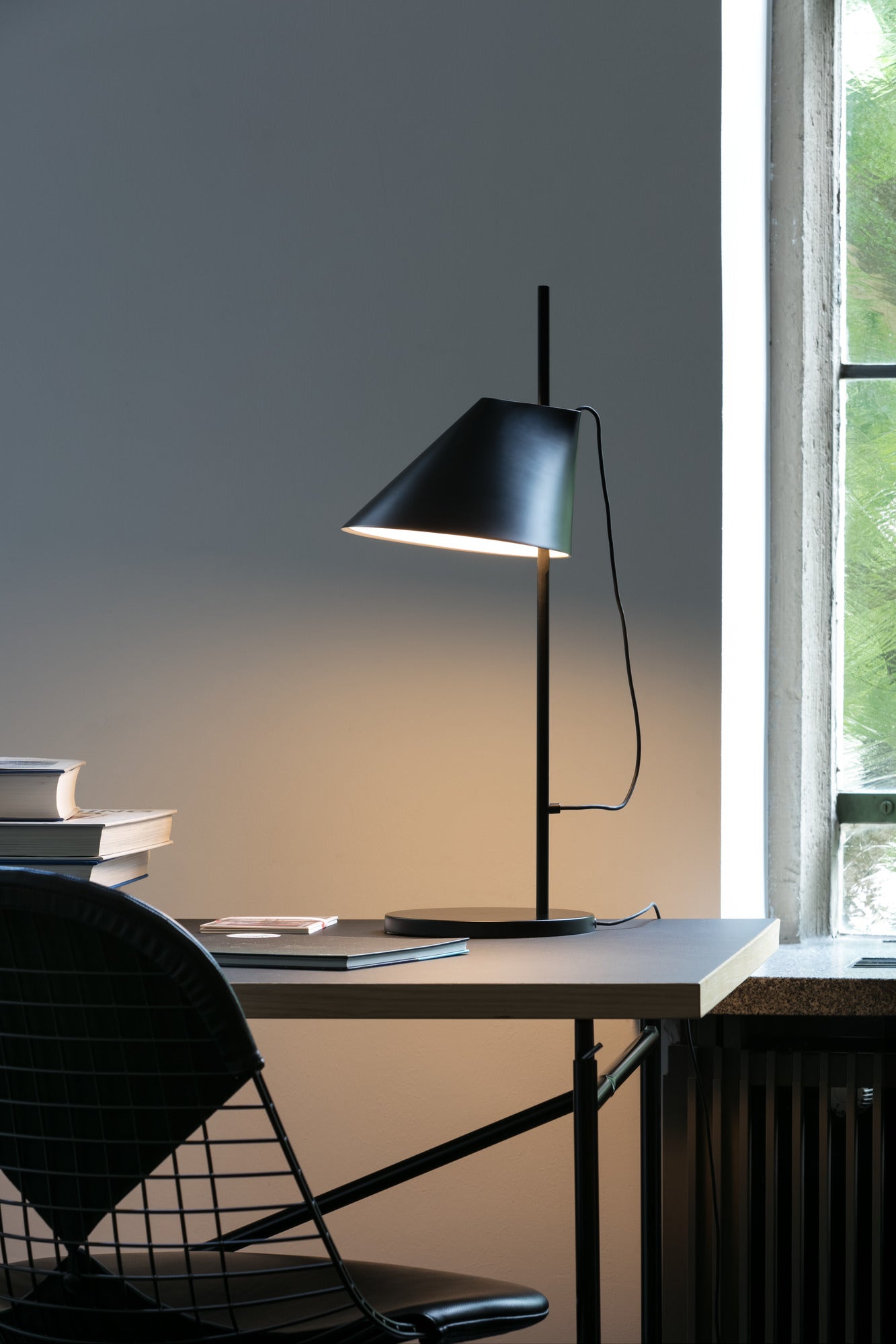 Lampa stołowa YUH czarny