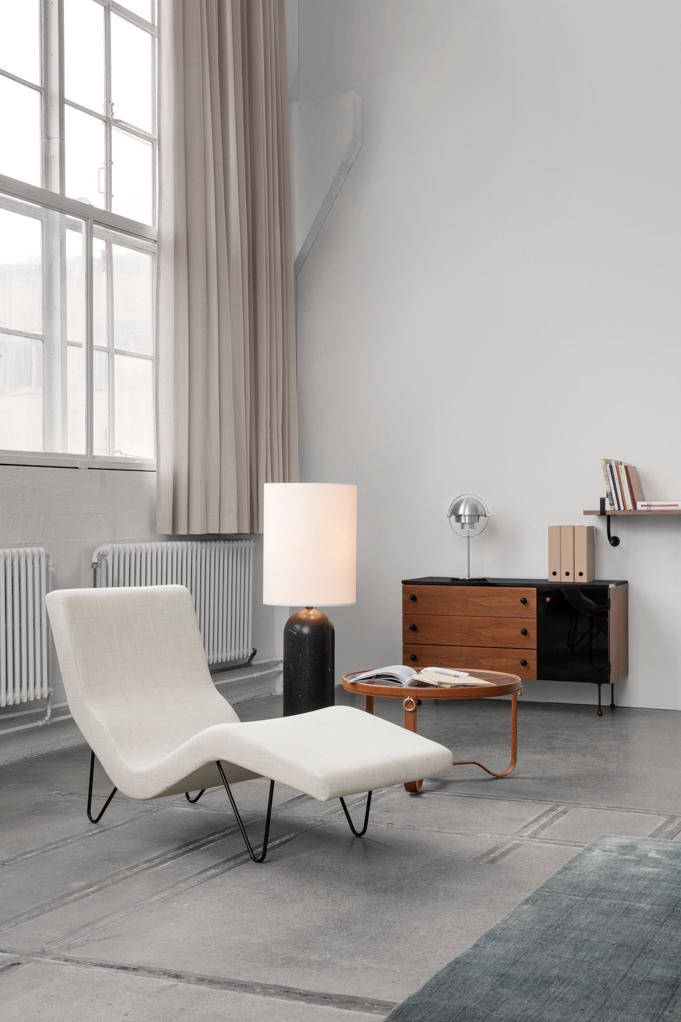 ADNET coffee table glass and brown leather