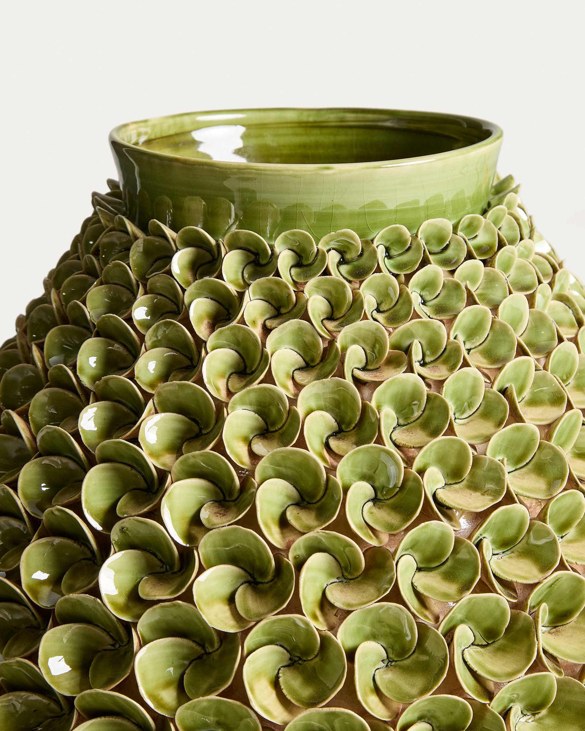 Wazon EDERIA jasnozielony ceramiczny – ujęcie 3