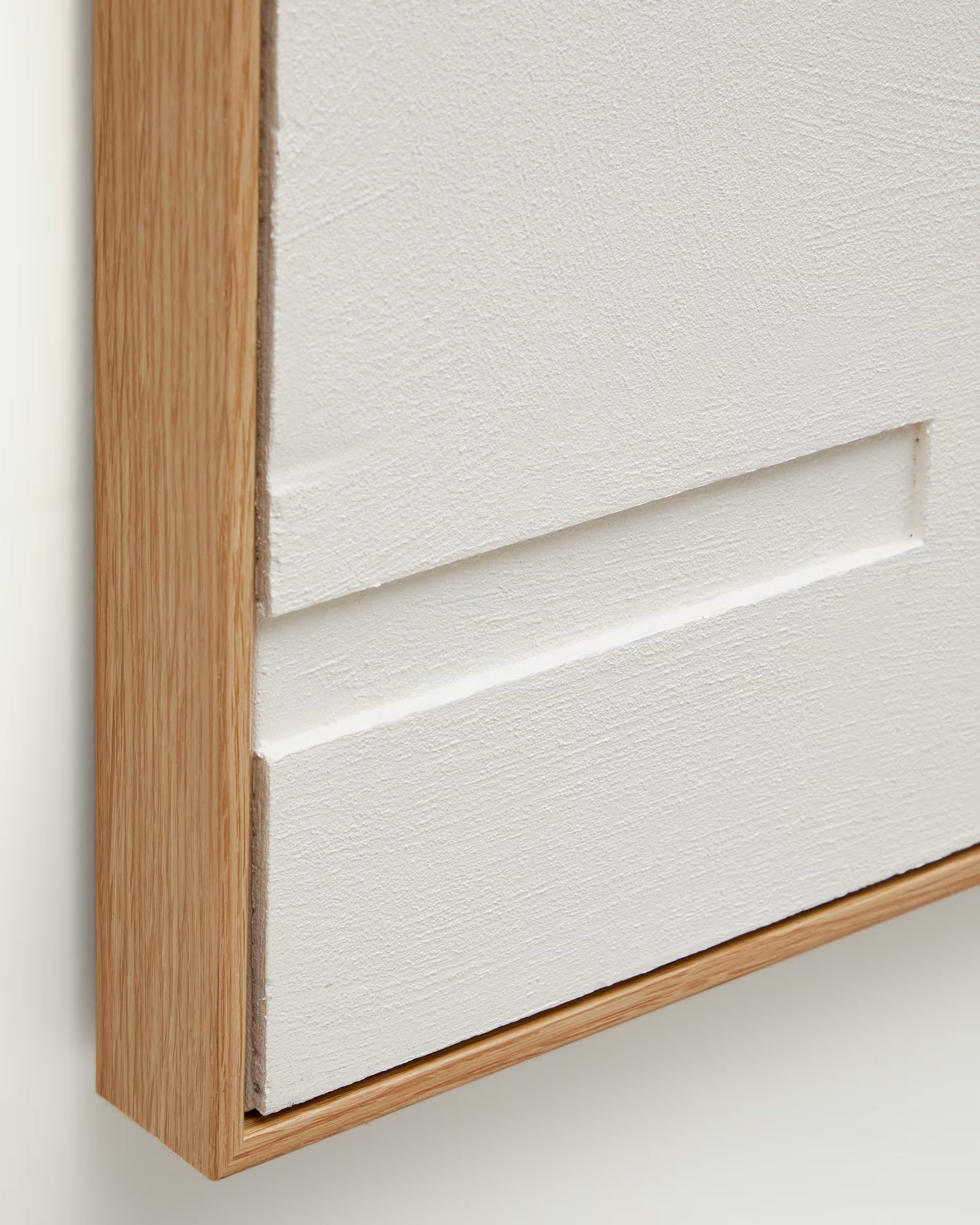SEFRI Canvas Art in White with Round Shape