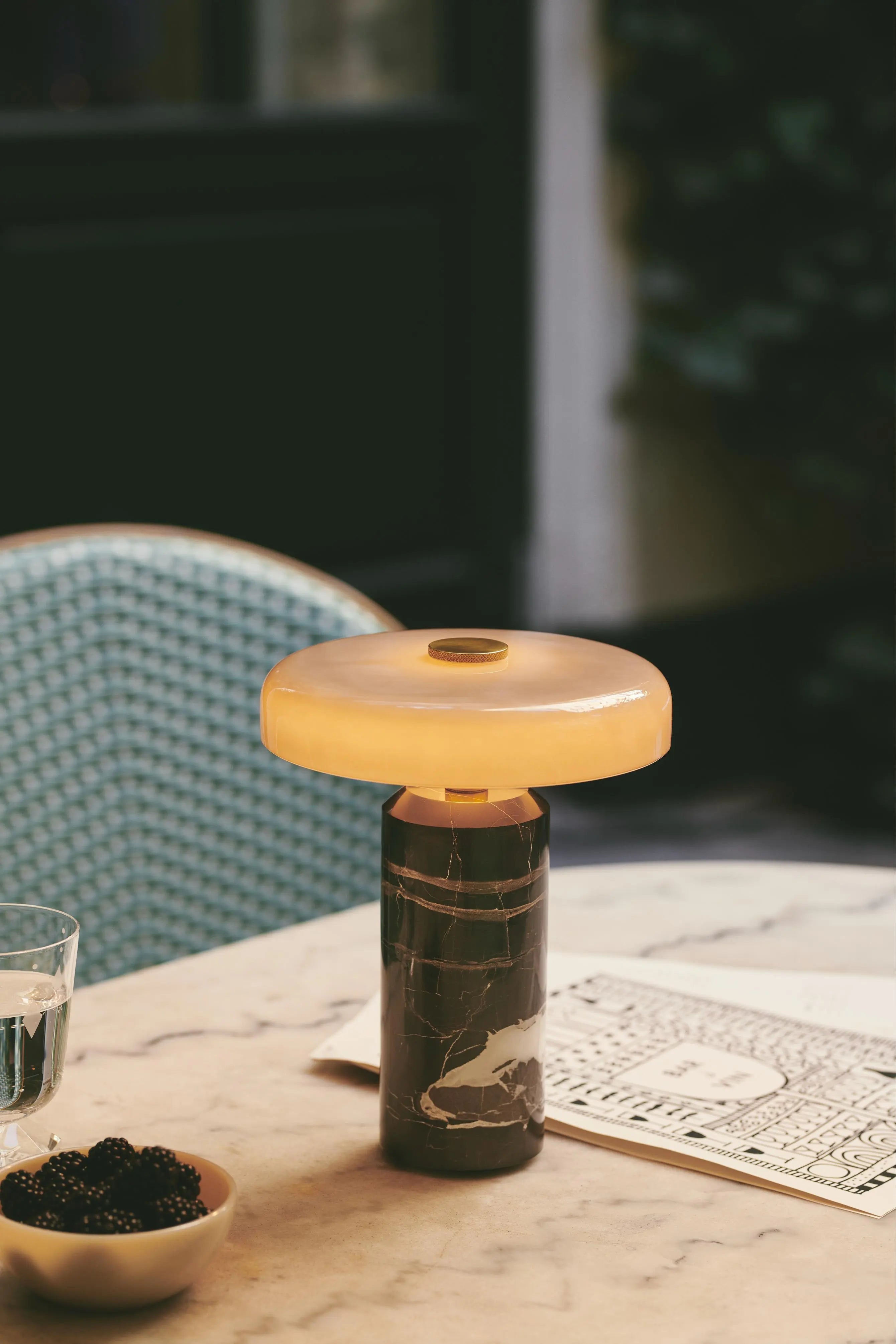 Lampa przenośna TRIP szary marmur z dymionym szkłem ze ściemniaczem