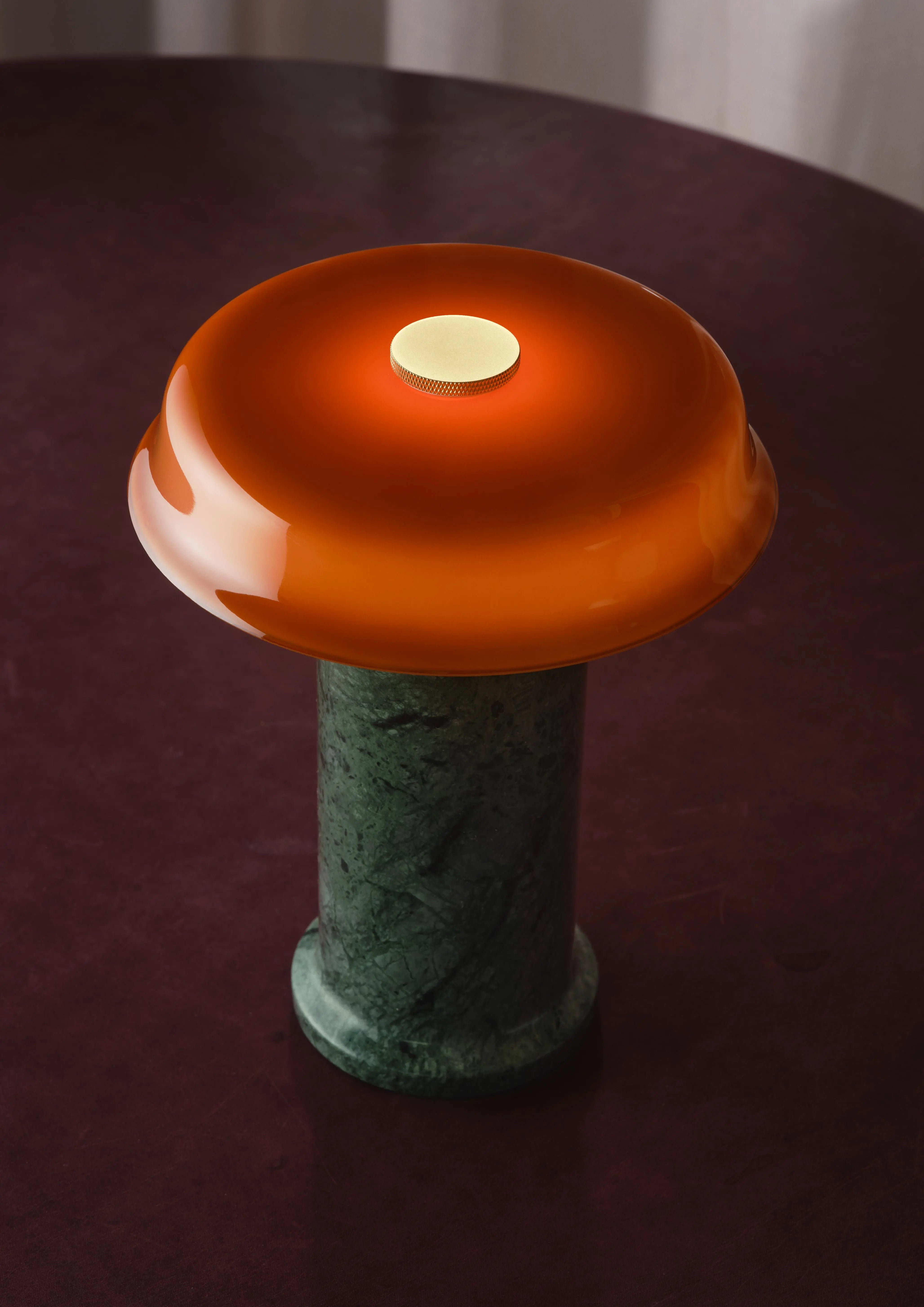 Lampa przenośna TRIP NO. 2 zielony marmur z bursztynowym szkłem – szkło