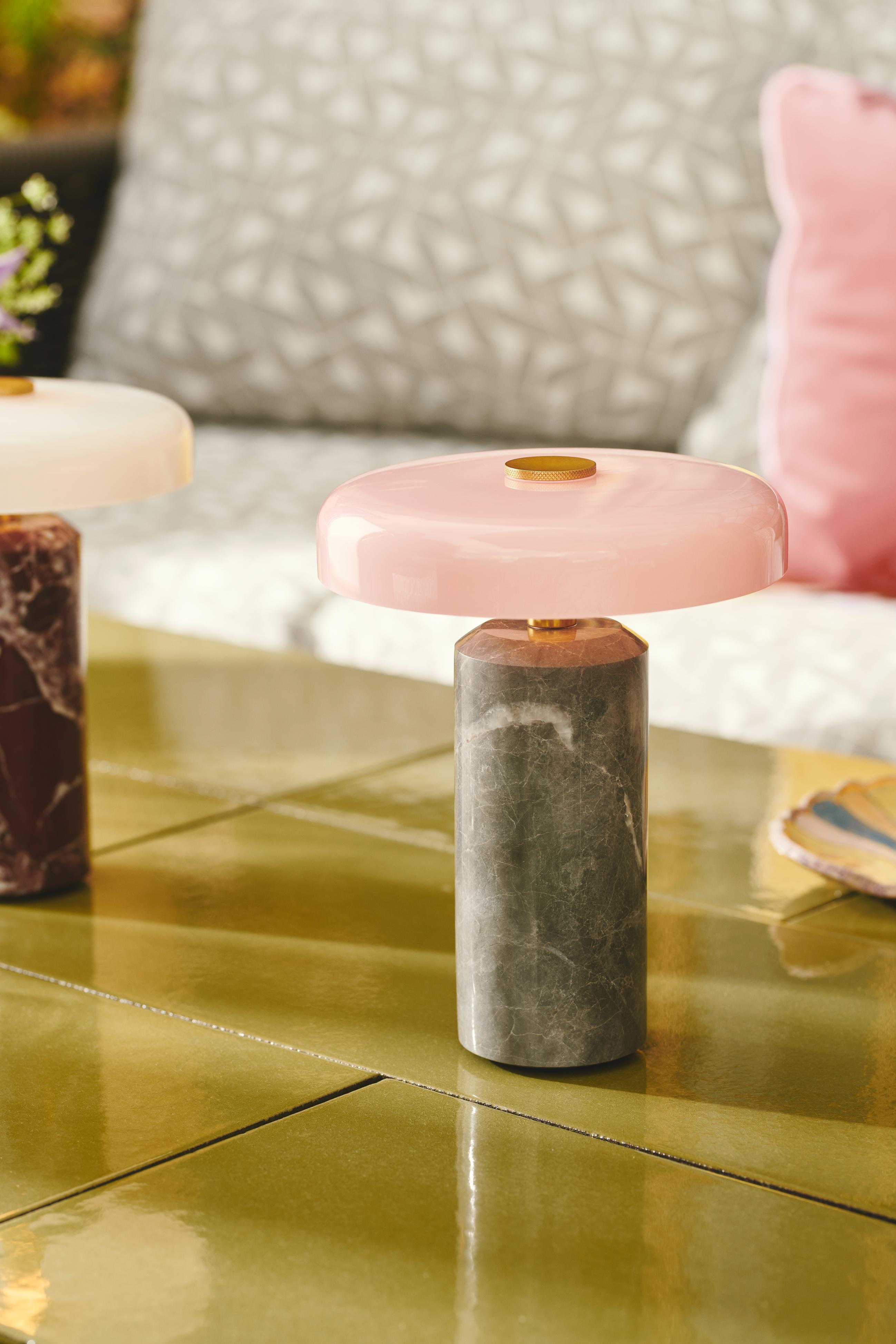 Tragbare Lampe TRIP silberner Marmor mit rosa Glas
