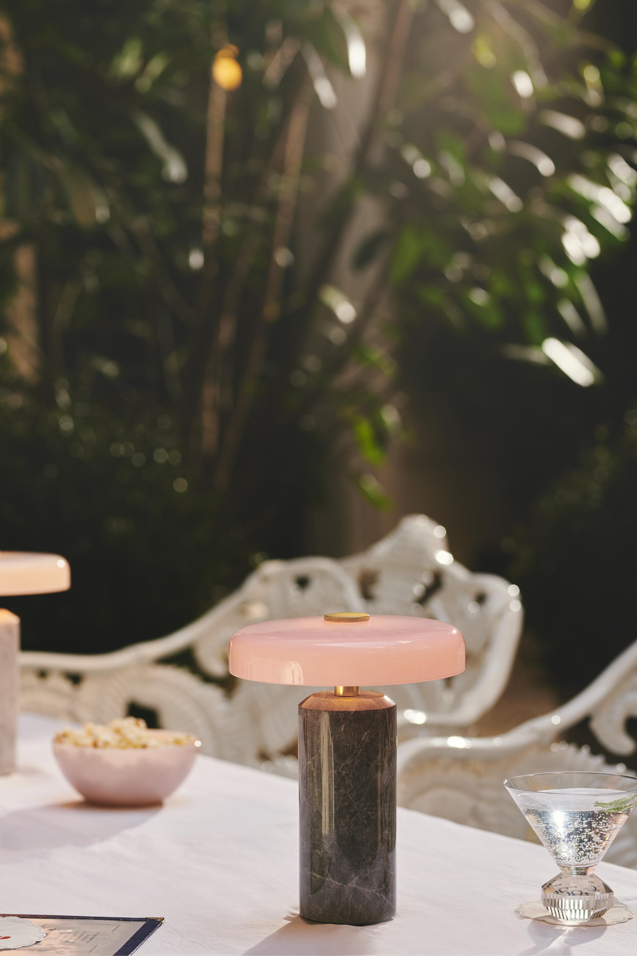 Tragbare Lampe TRIP silberner Marmor mit rosa Glas
