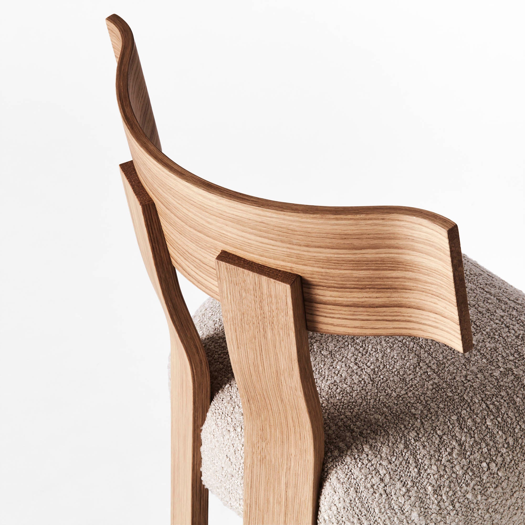 Stuhl ALBA beige Boucle mit Eichenbasis