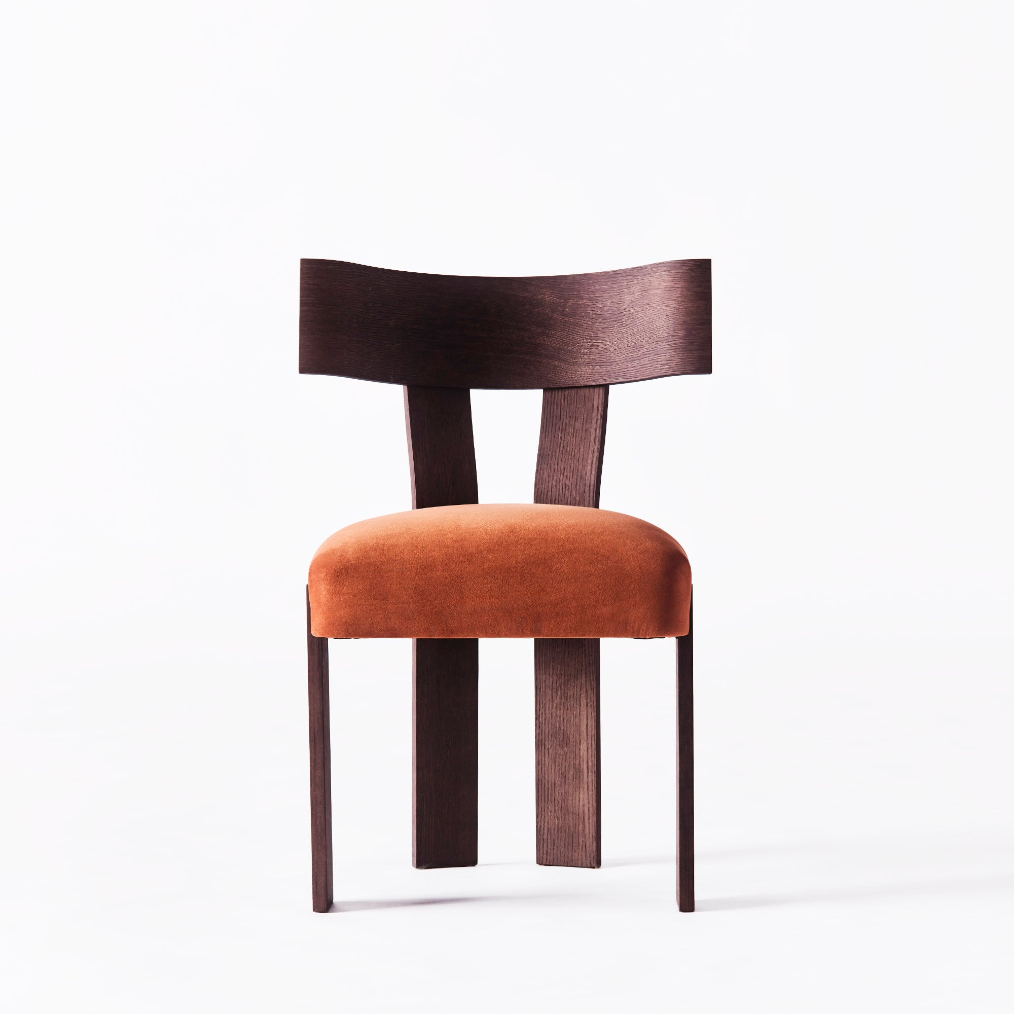 Stuhl ALBA orange mit dunklem Eichenfuß