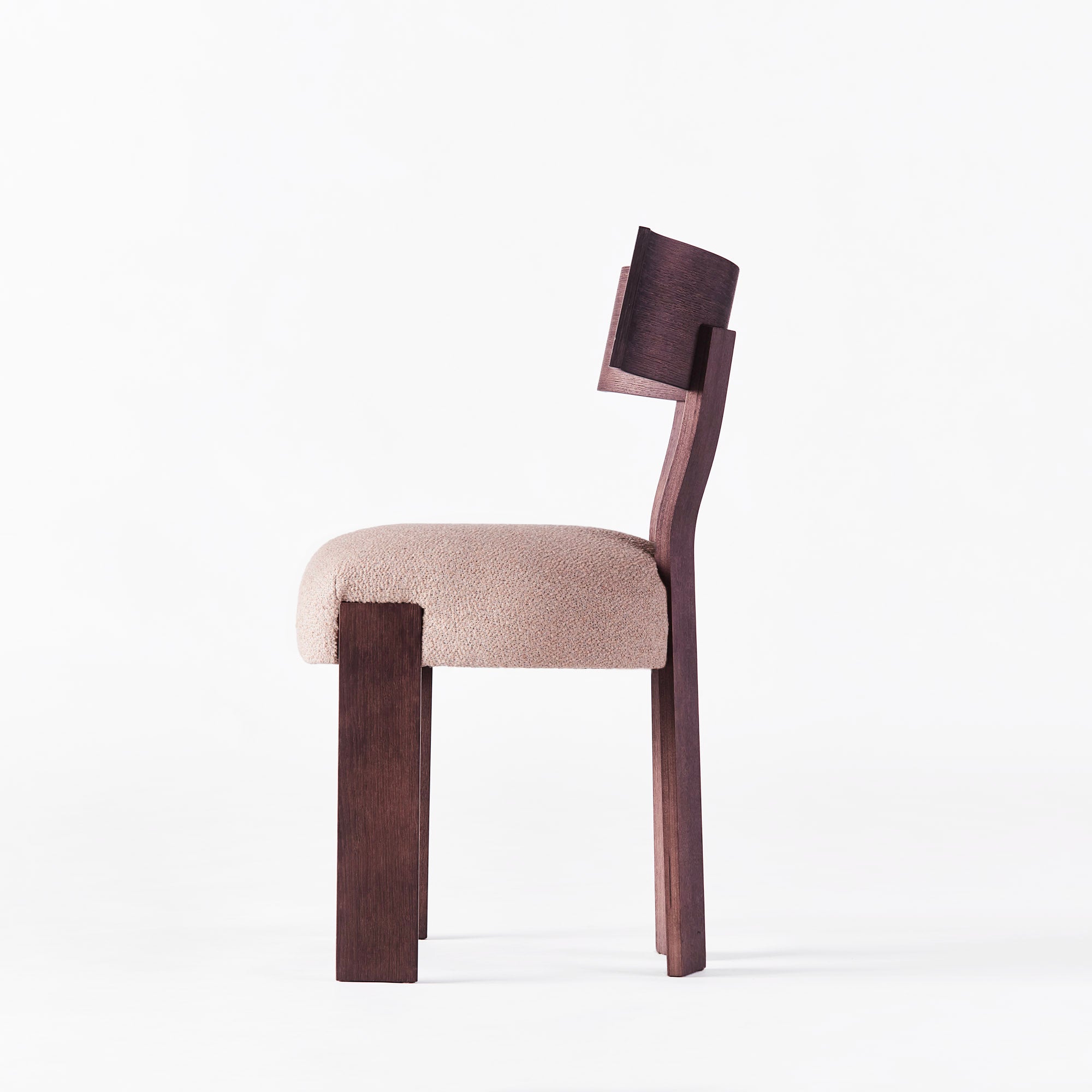 Stuhl ALBA beige mit dunklem Eichenfuß