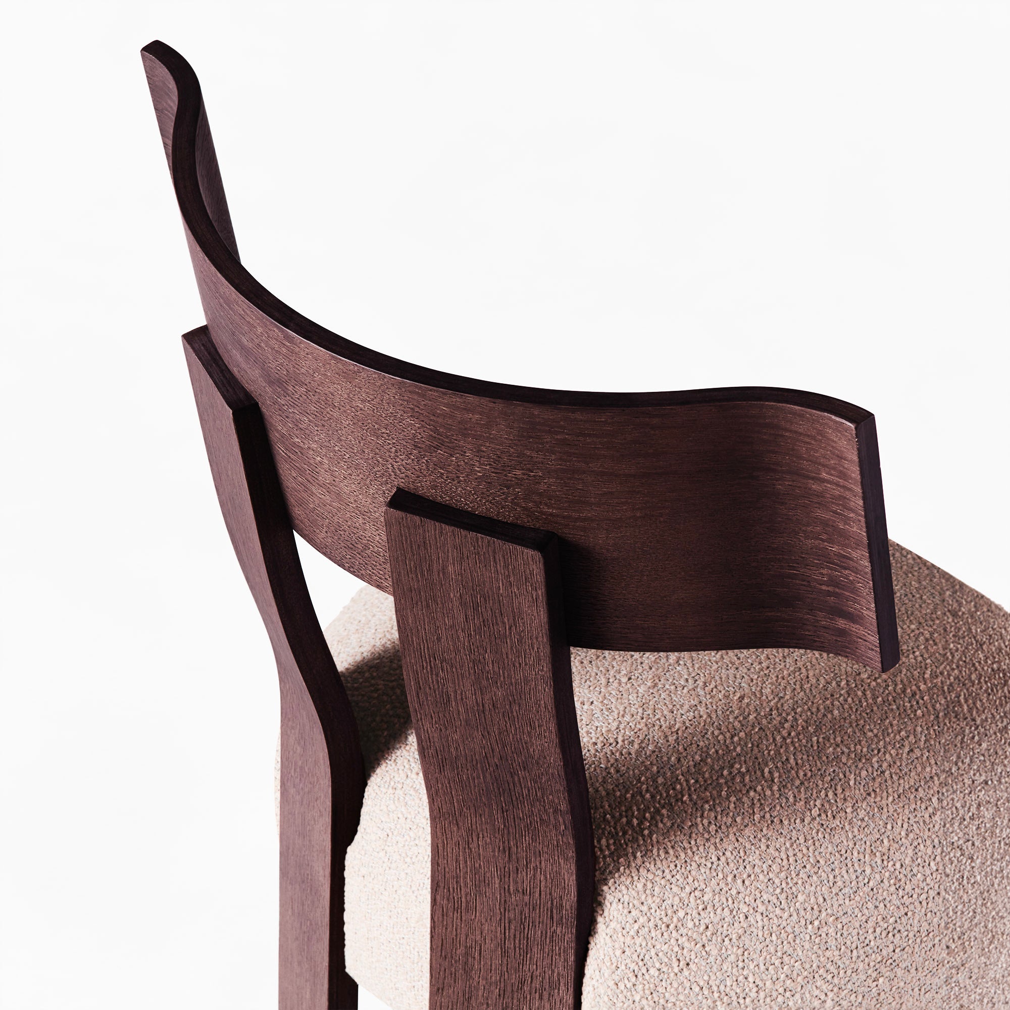 Stuhl ALBA beige mit dunklem Eichenfuß