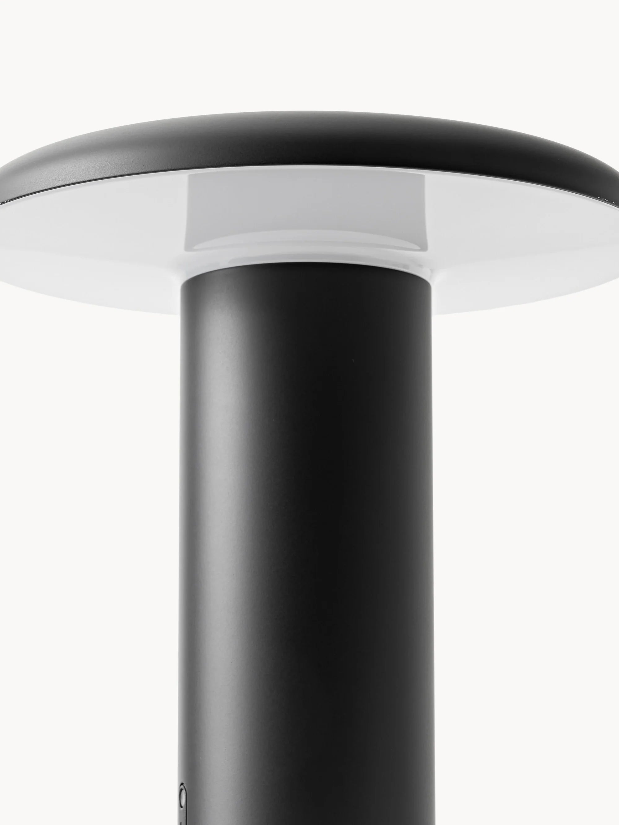 Tragbare Lampe TAKKU lackiert schwarz