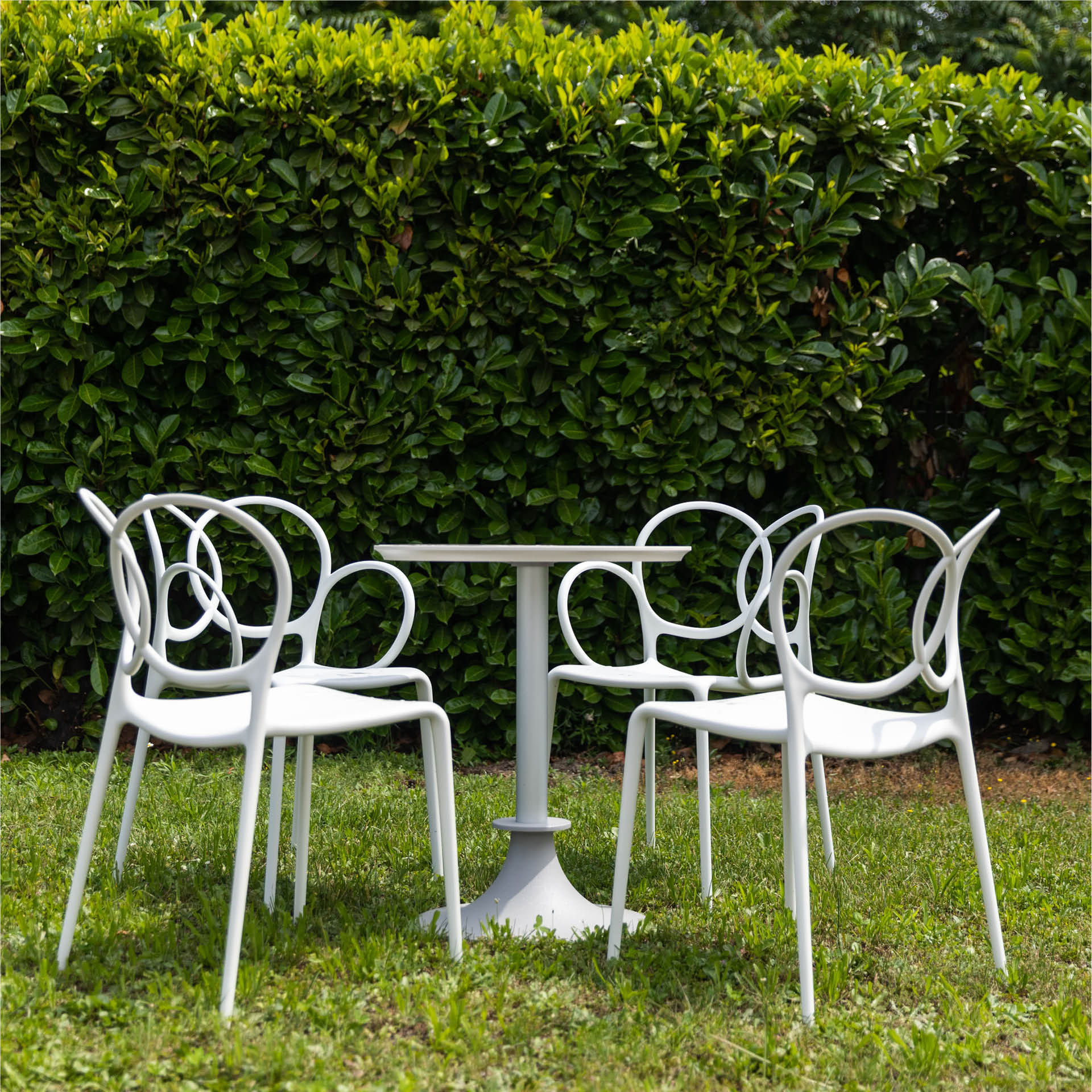 Lord yi white marble cafe table