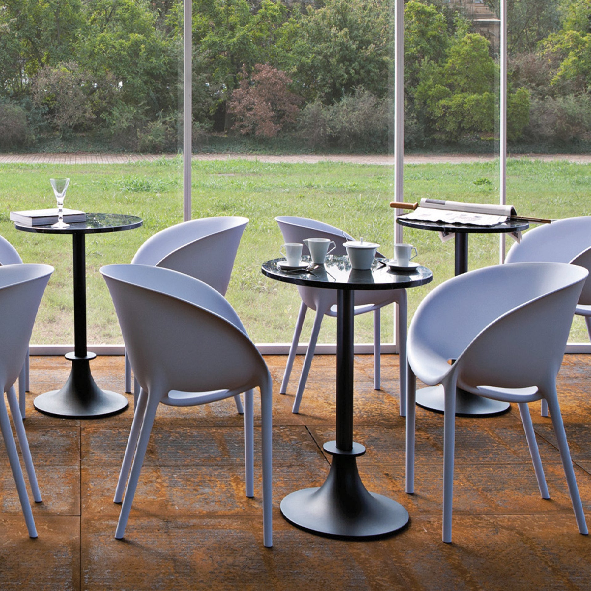 Lord yi white marble cafe table