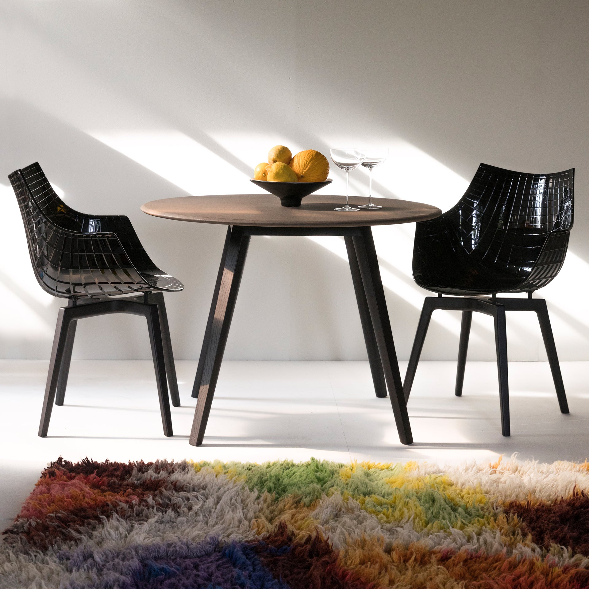 White Meridiana chair with a chrome base