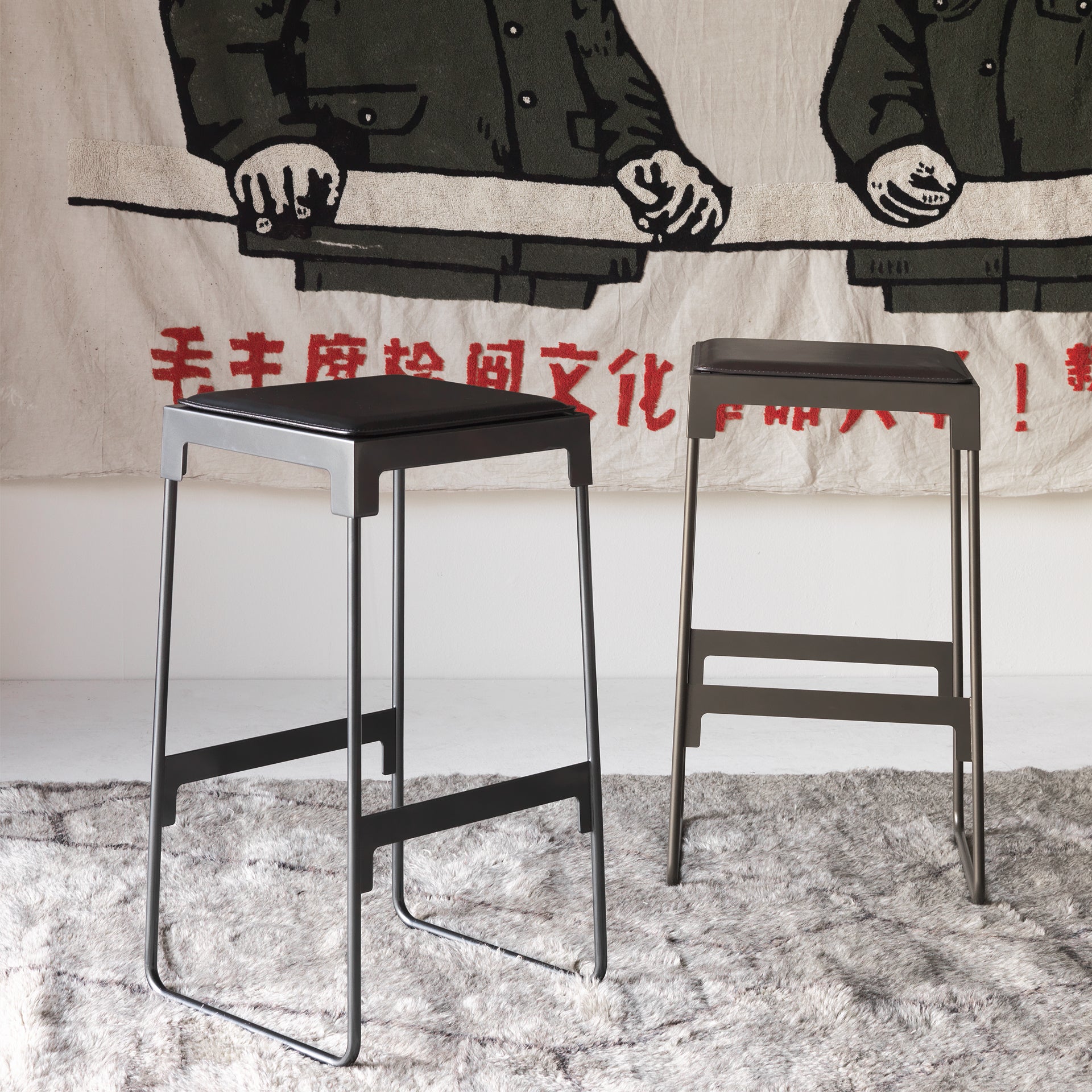 Mingx orange stool