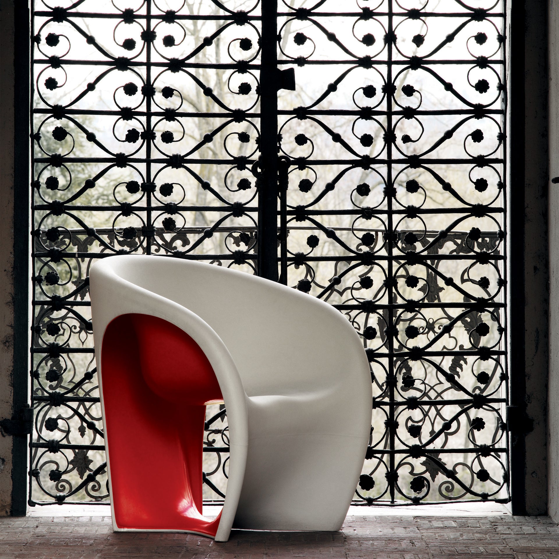 MT1 armchair white and white