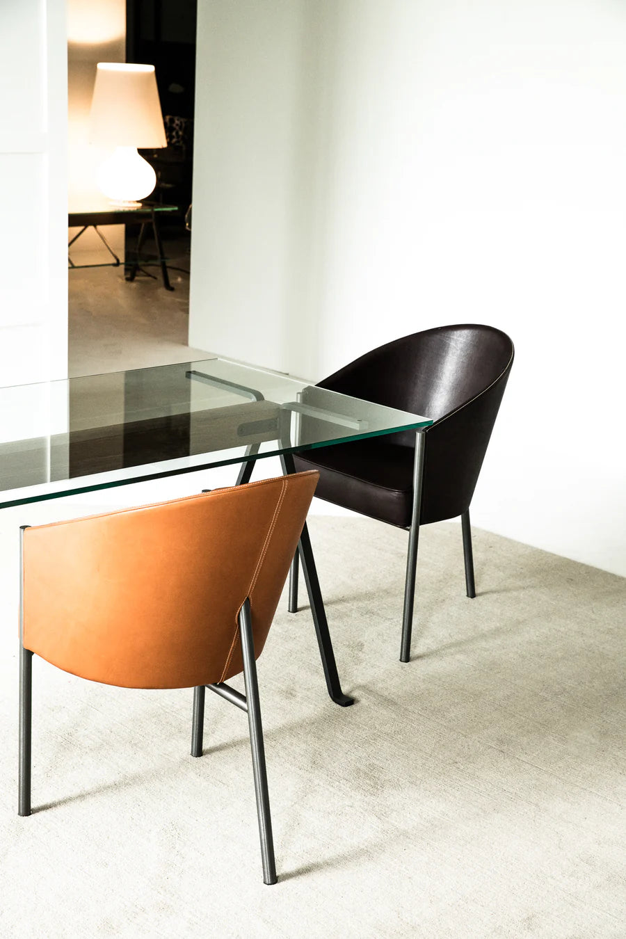 Costs chair mahogany veneer with black leather