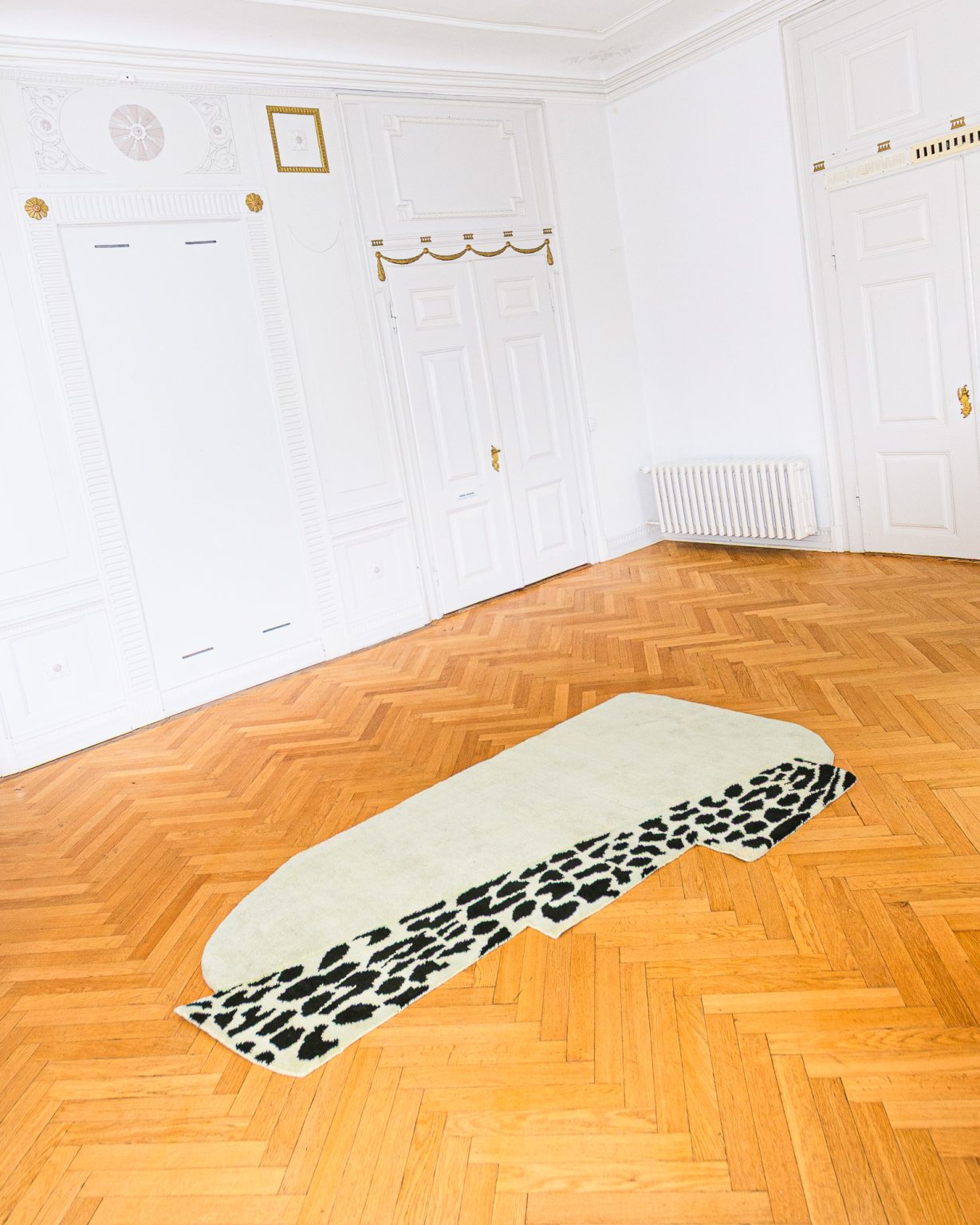 Dywan dekoracyjny asymetryczny WILD MIST zielony