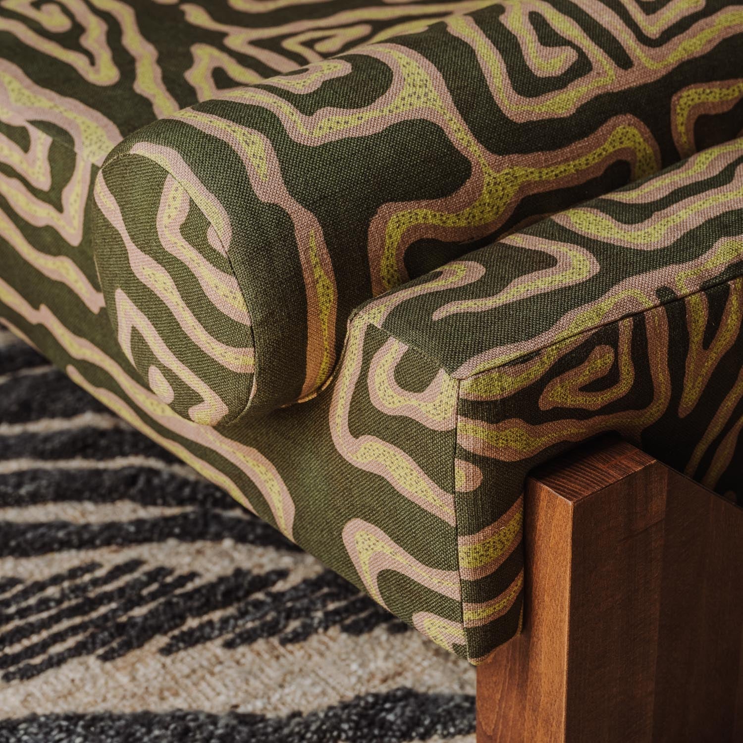 Daybed V green with beige pattern