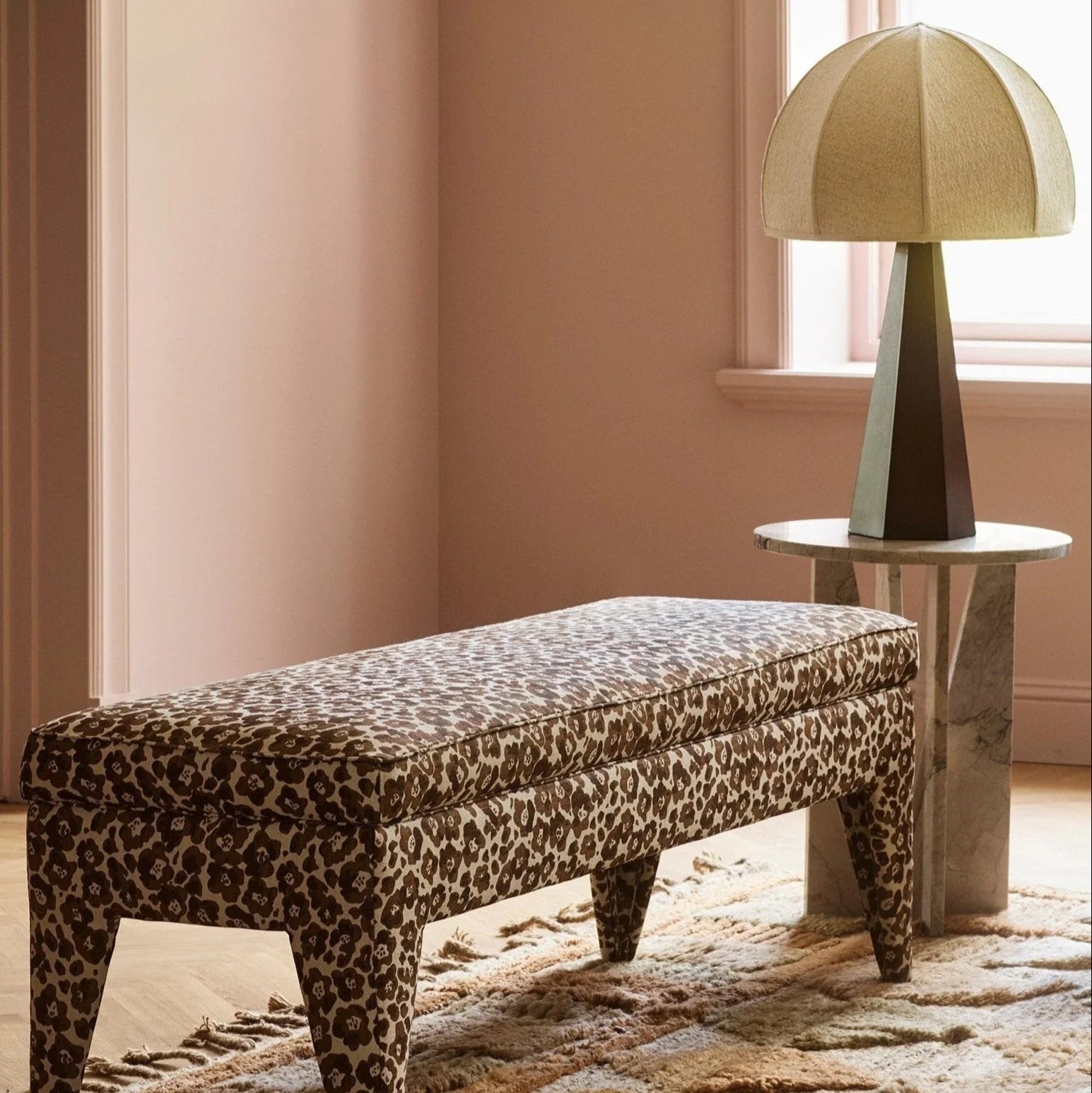 Side table V white marble