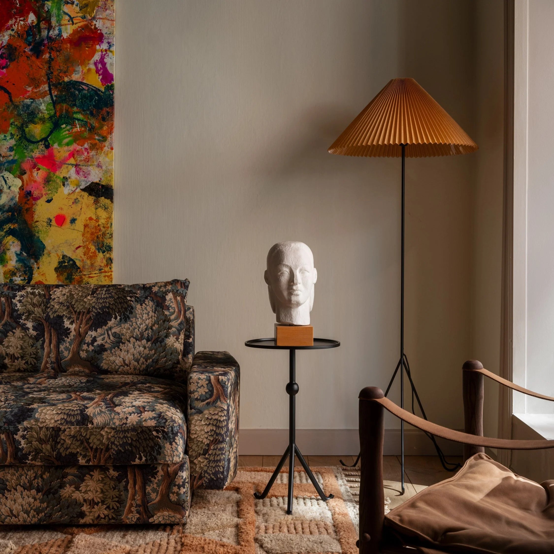 Lampa podłogowa GERALDINE ochra z czarną podstawą