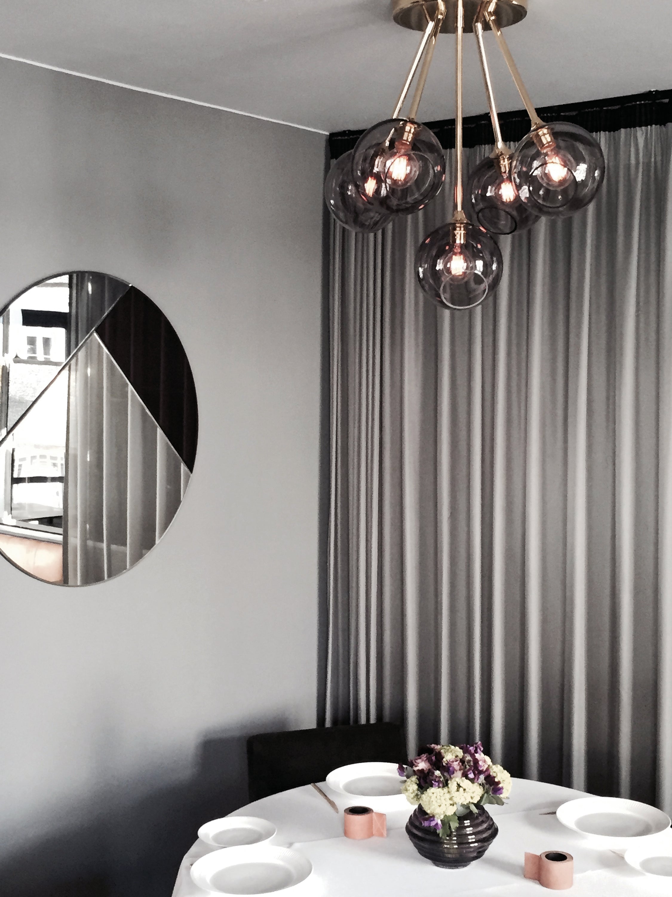 BALLROOM MOLECULE pendant lamp in plum with gold finish