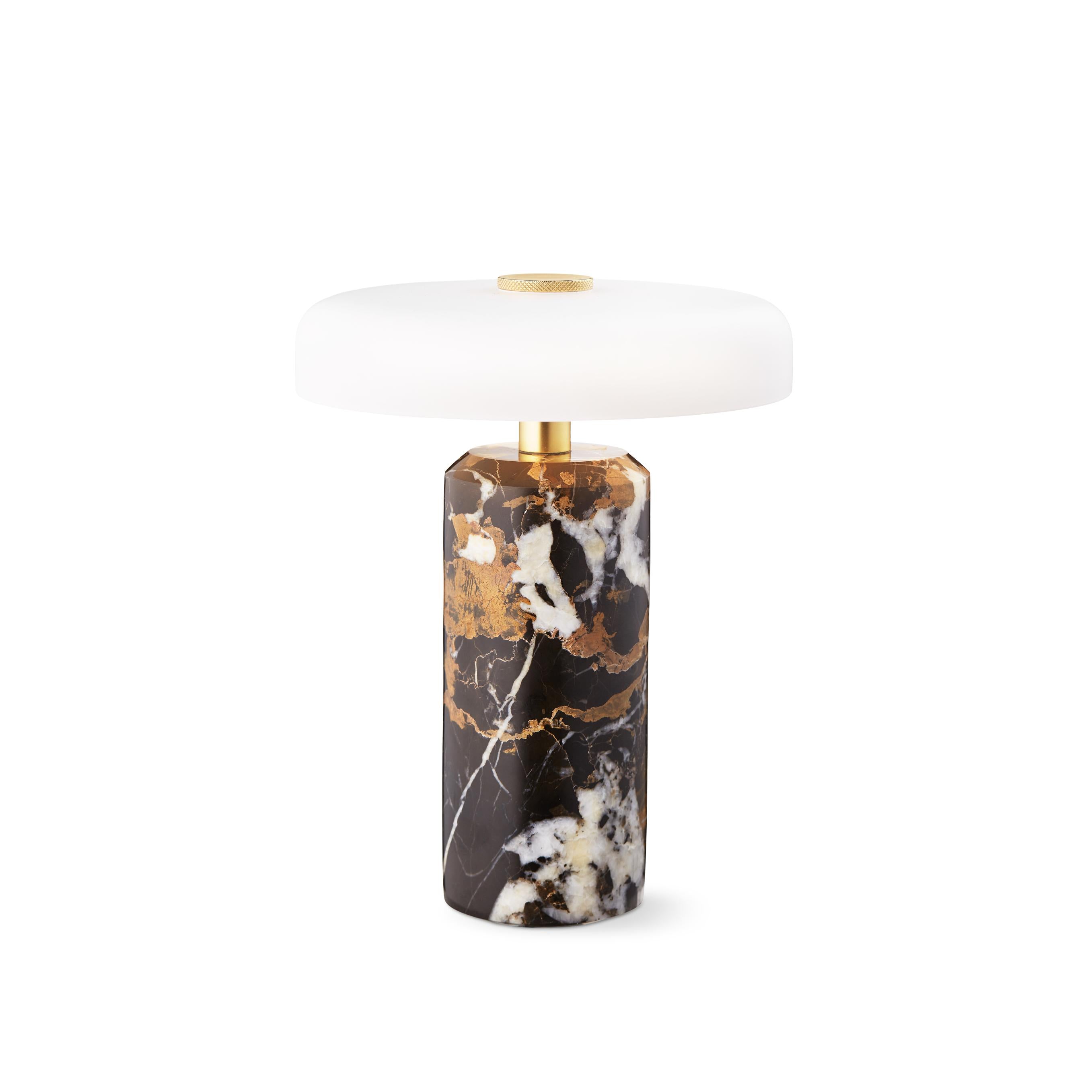 Tragbare Lampe TRIP schwarz-brauner Marmor mit milchweißem Glas