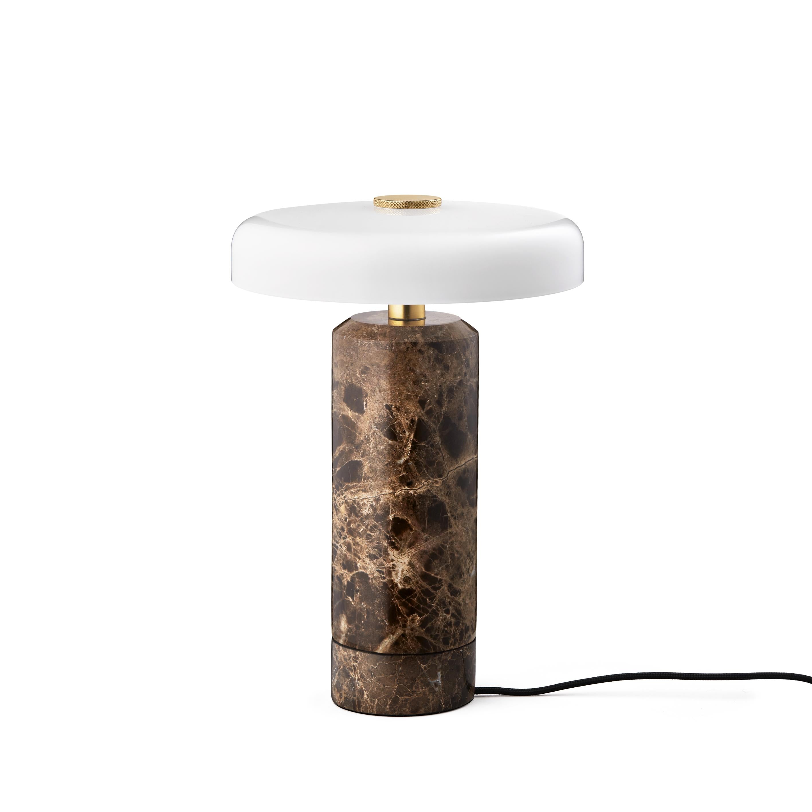 Tragbare Lampe TRIP brauner Marmor mit milchweißem Glas