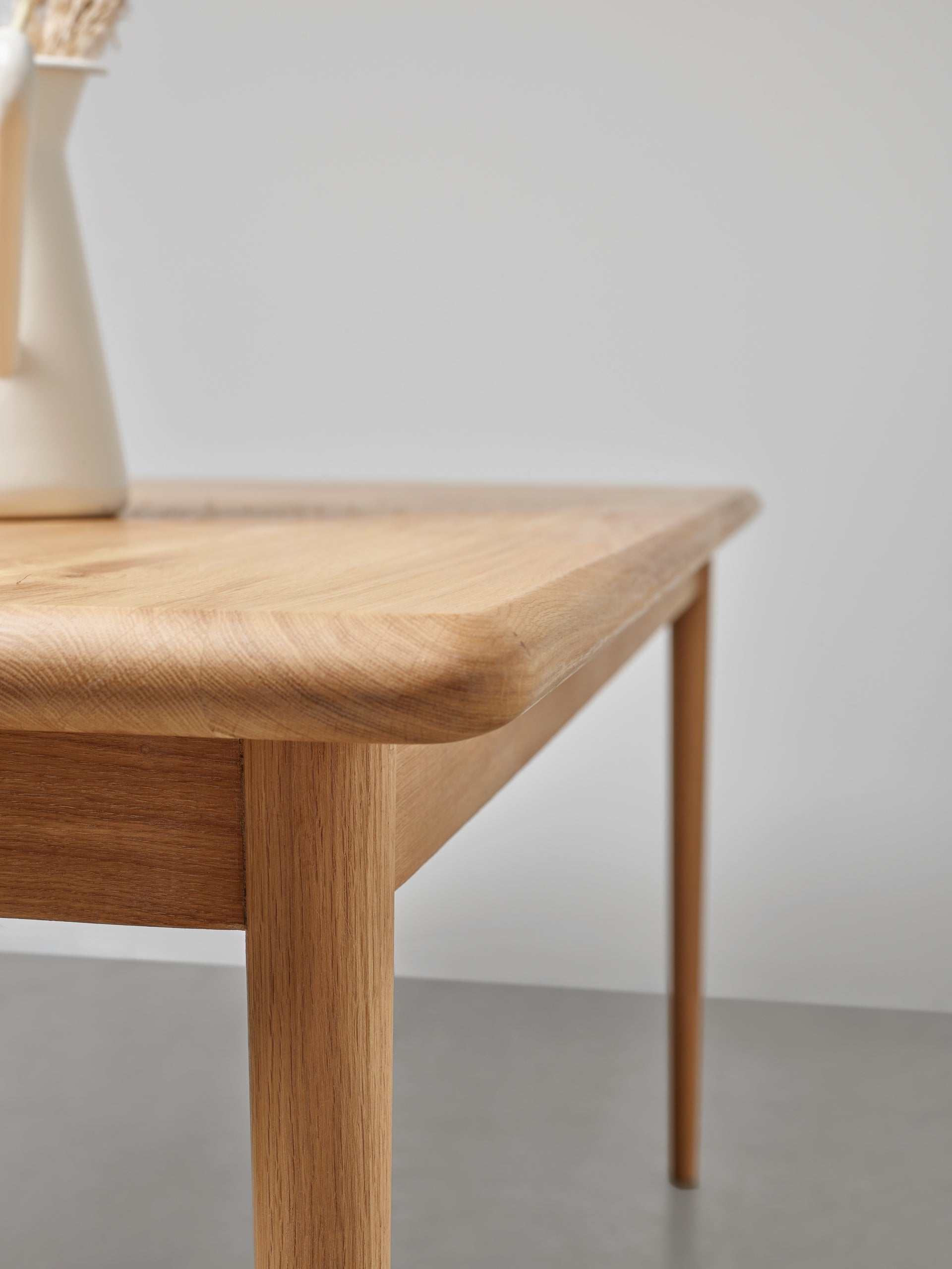 OLIVIA Table Oak Wood