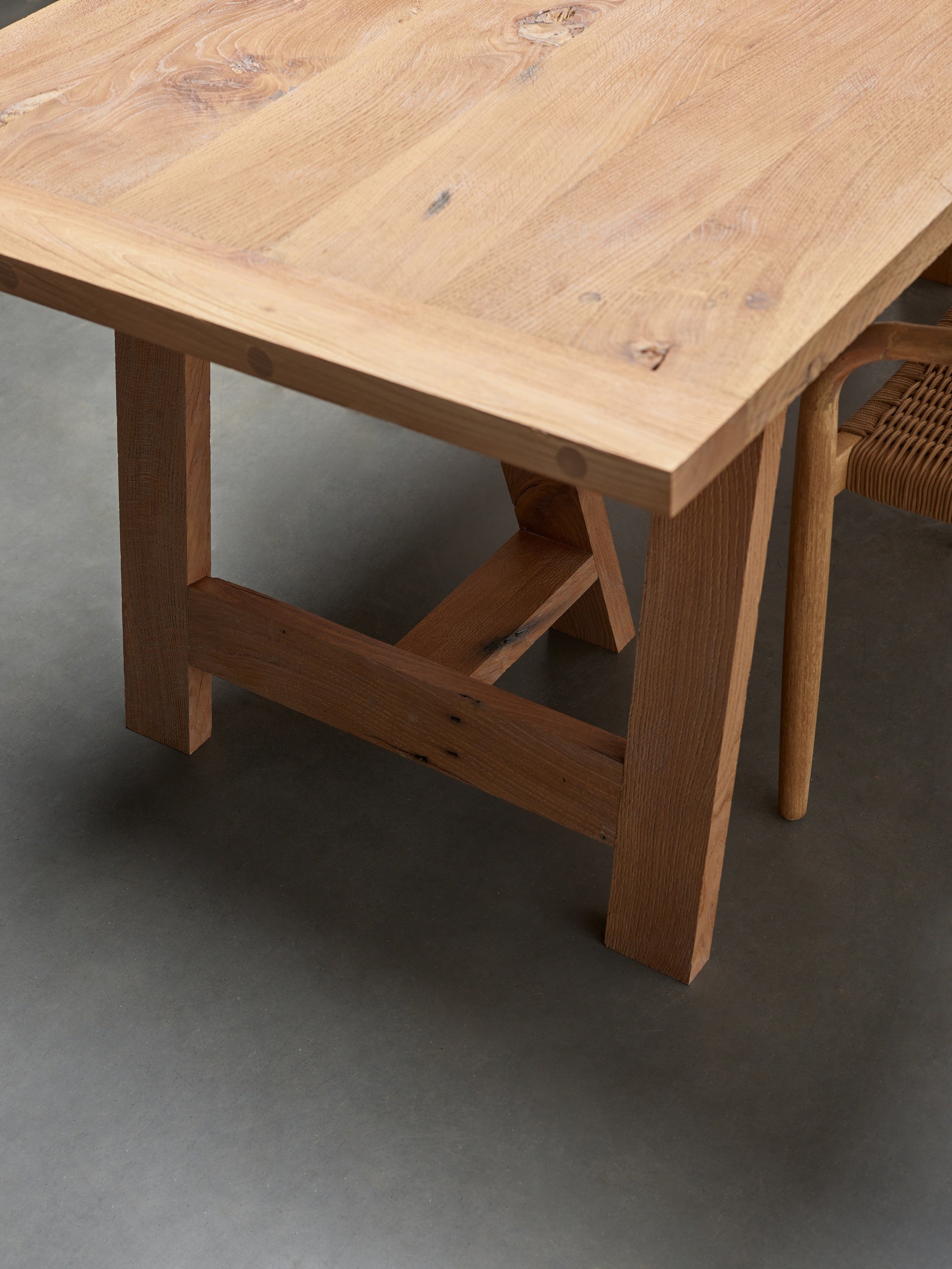 LOUIS Table Oak Wood