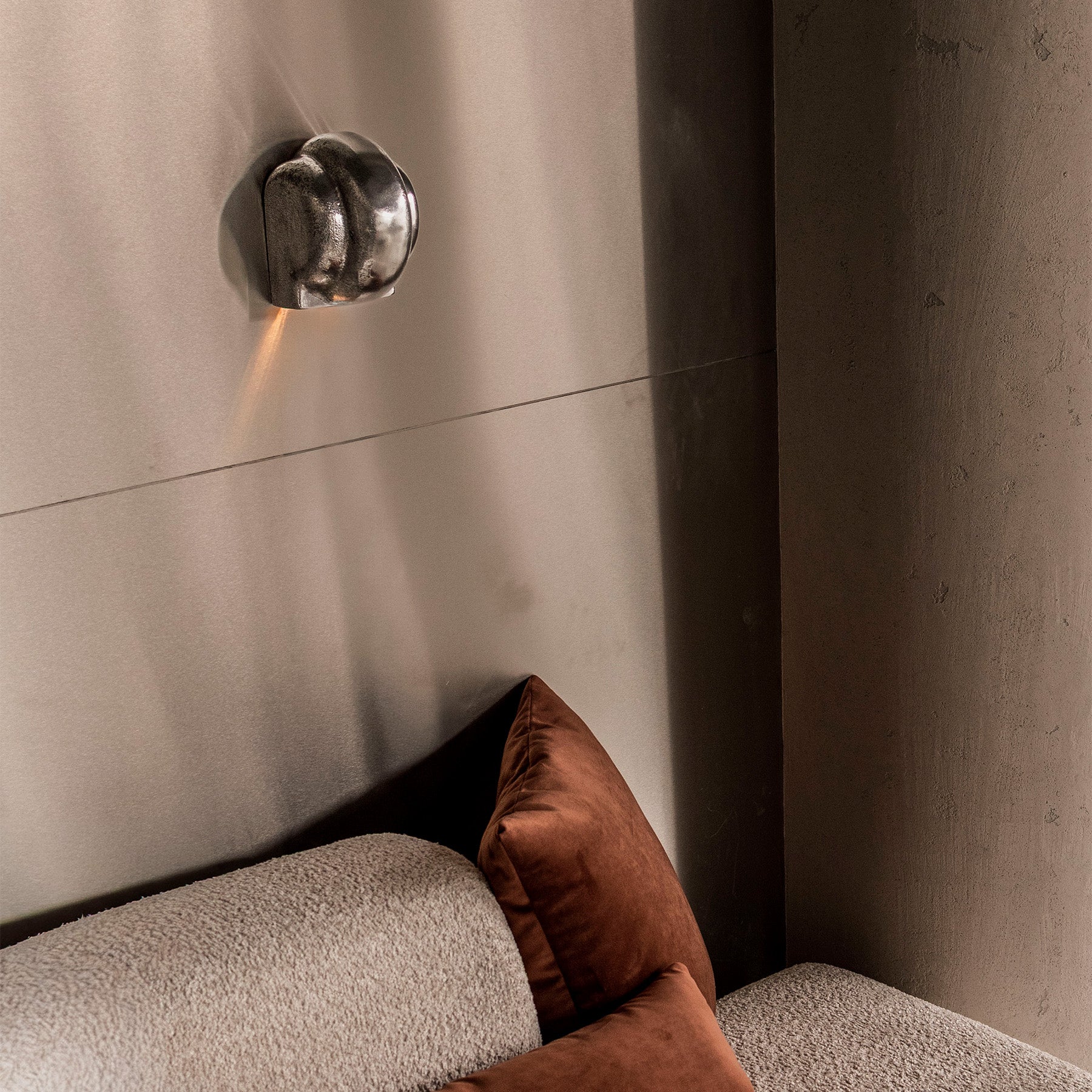 TRYTON Aluminum Wall Lamp