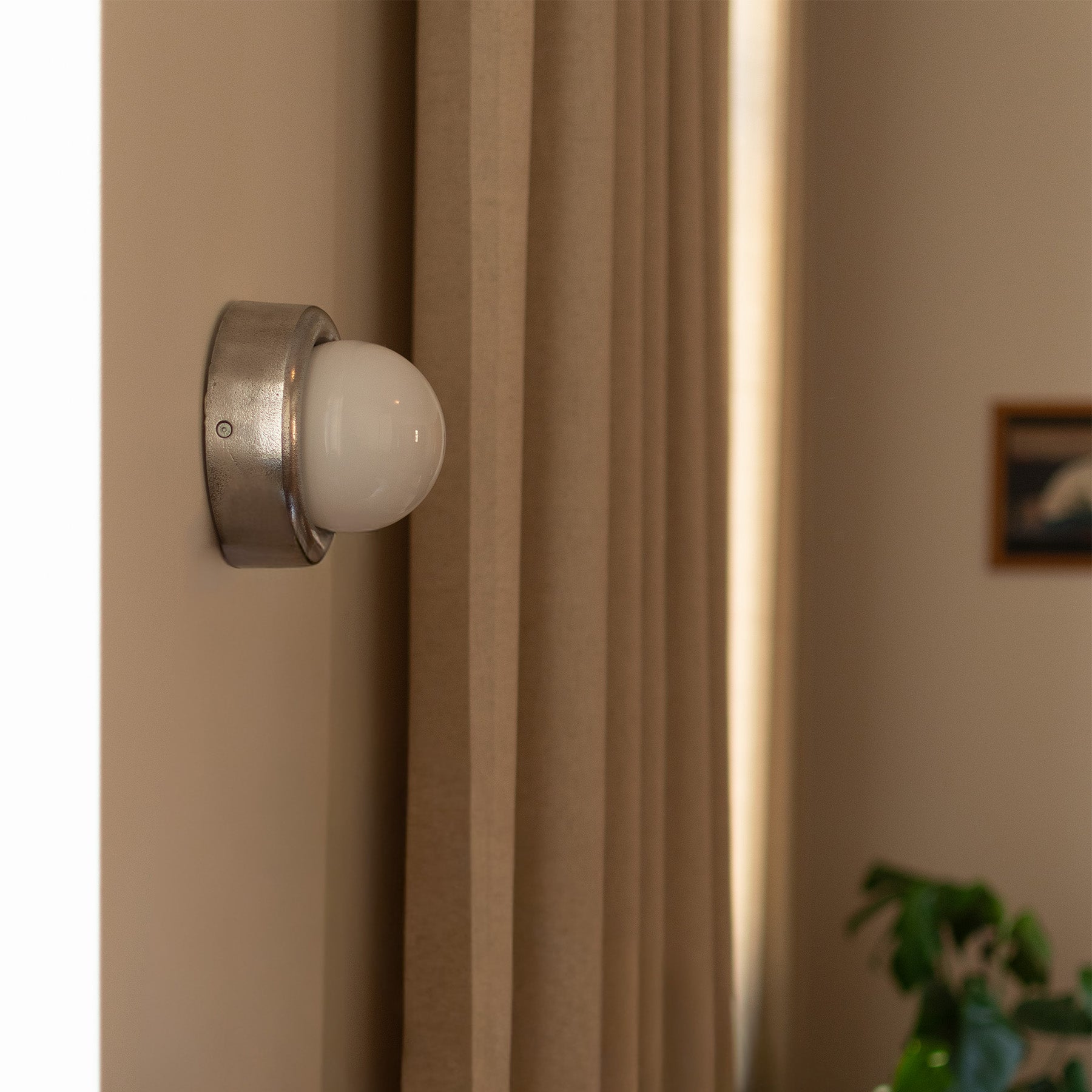SOLO Wall Lamp with Opal Glass and Aluminum Base
