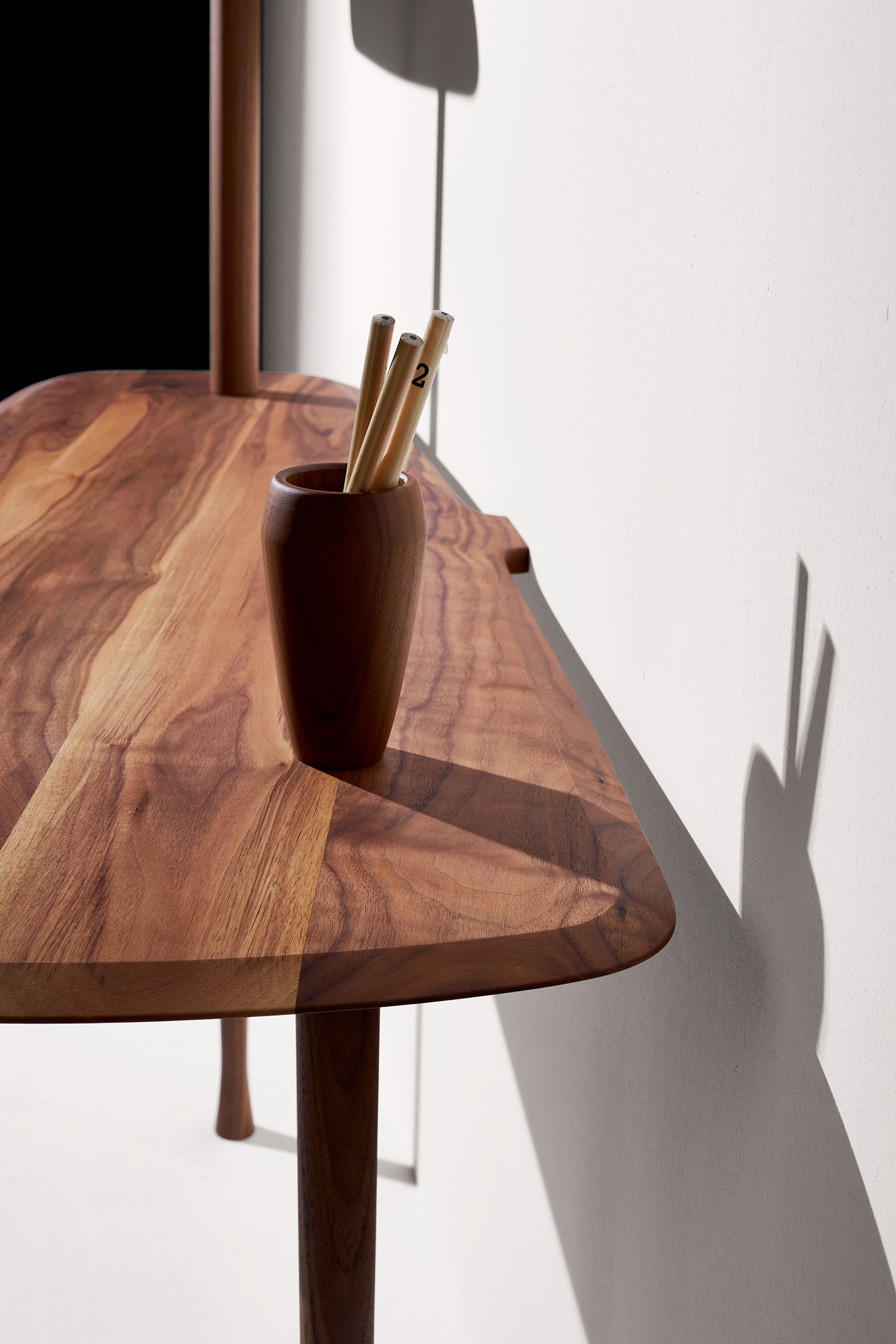 UNICA Walnut Desk