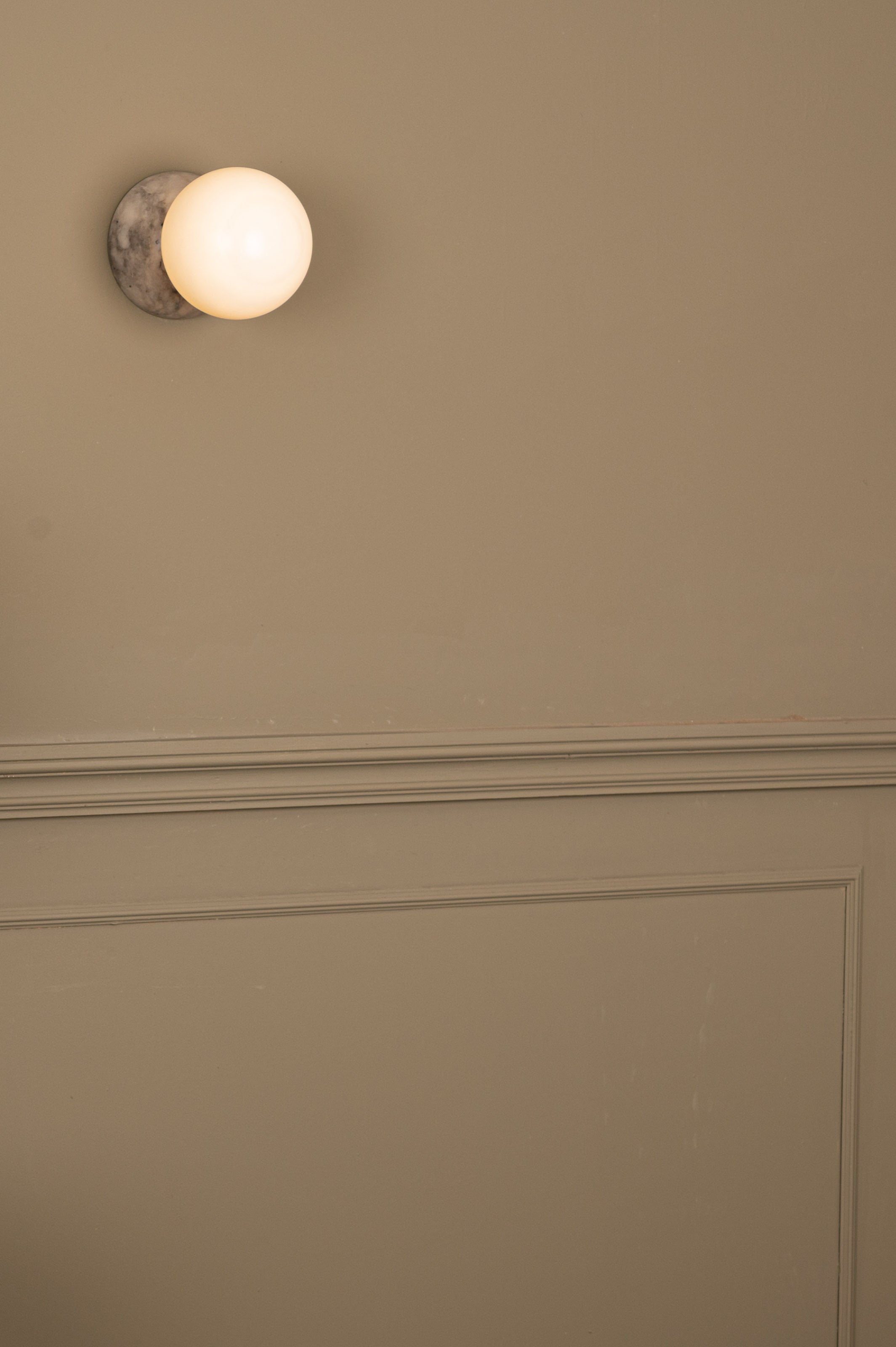 Wall lamp EKLIPSO dark beige alabaster