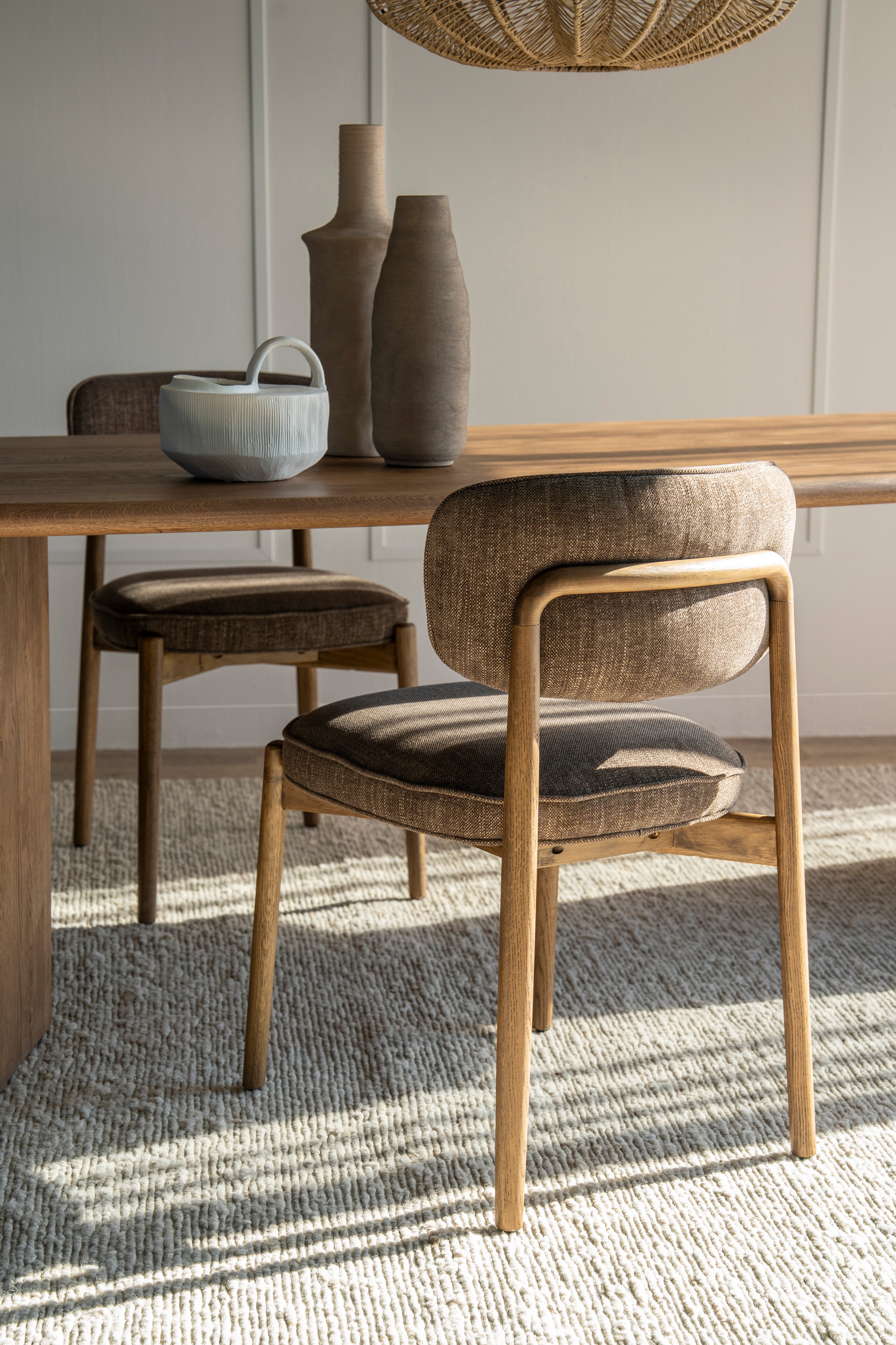 RUNE Chair in Beige with a Light Oak Base