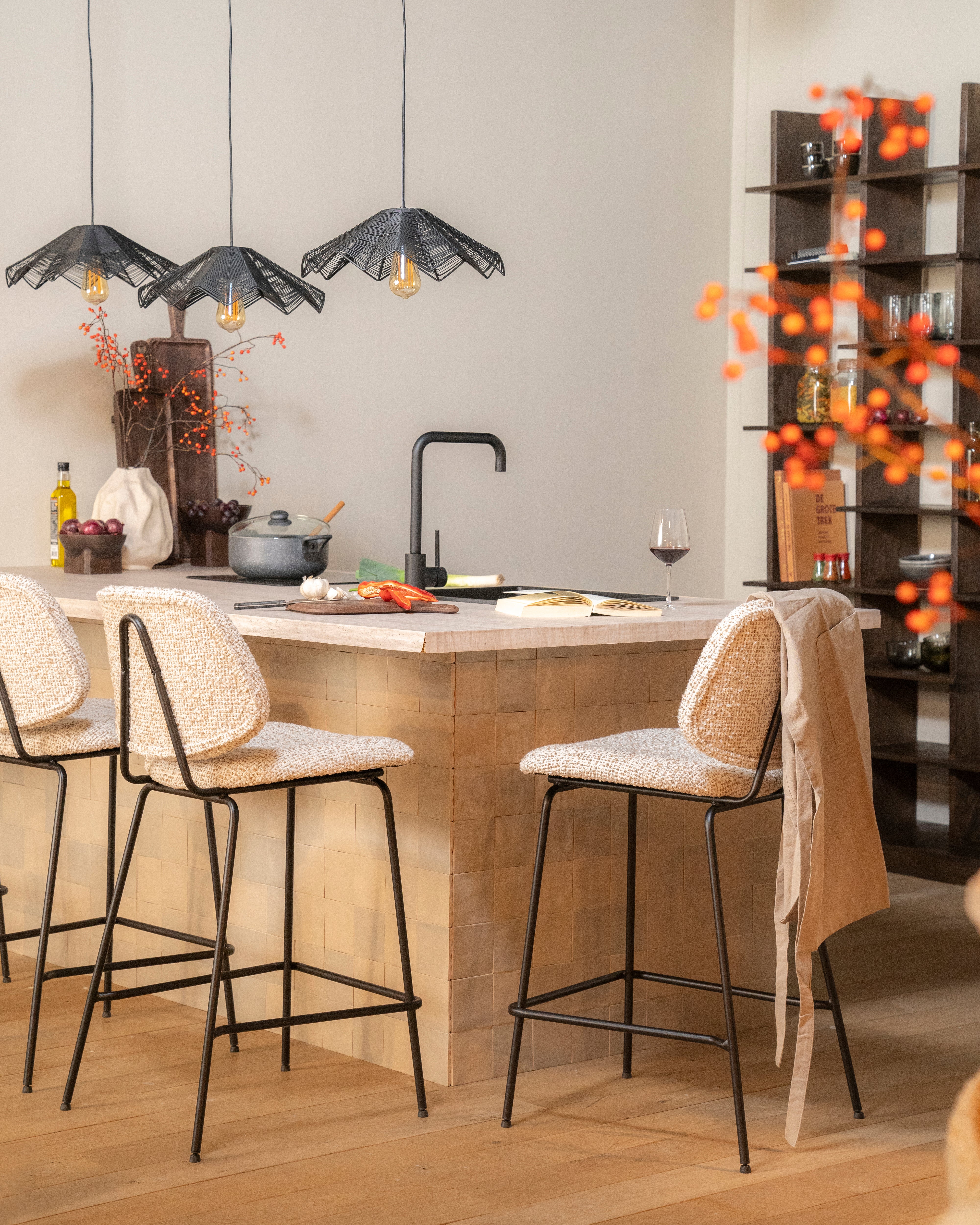 Hocker JON grau meliert mit schwarzem Fuß