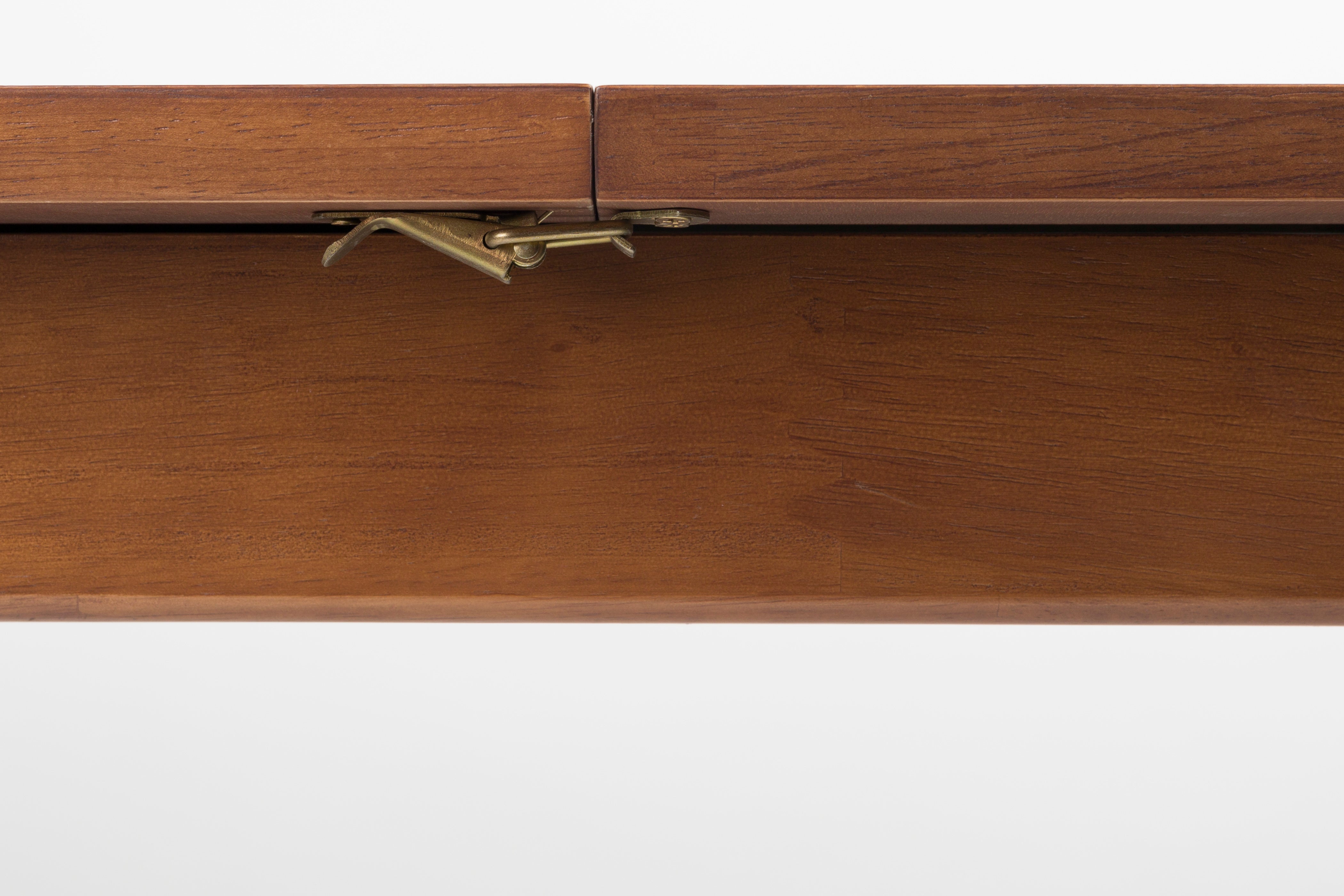 Extendable table ELLEN walnut veneer