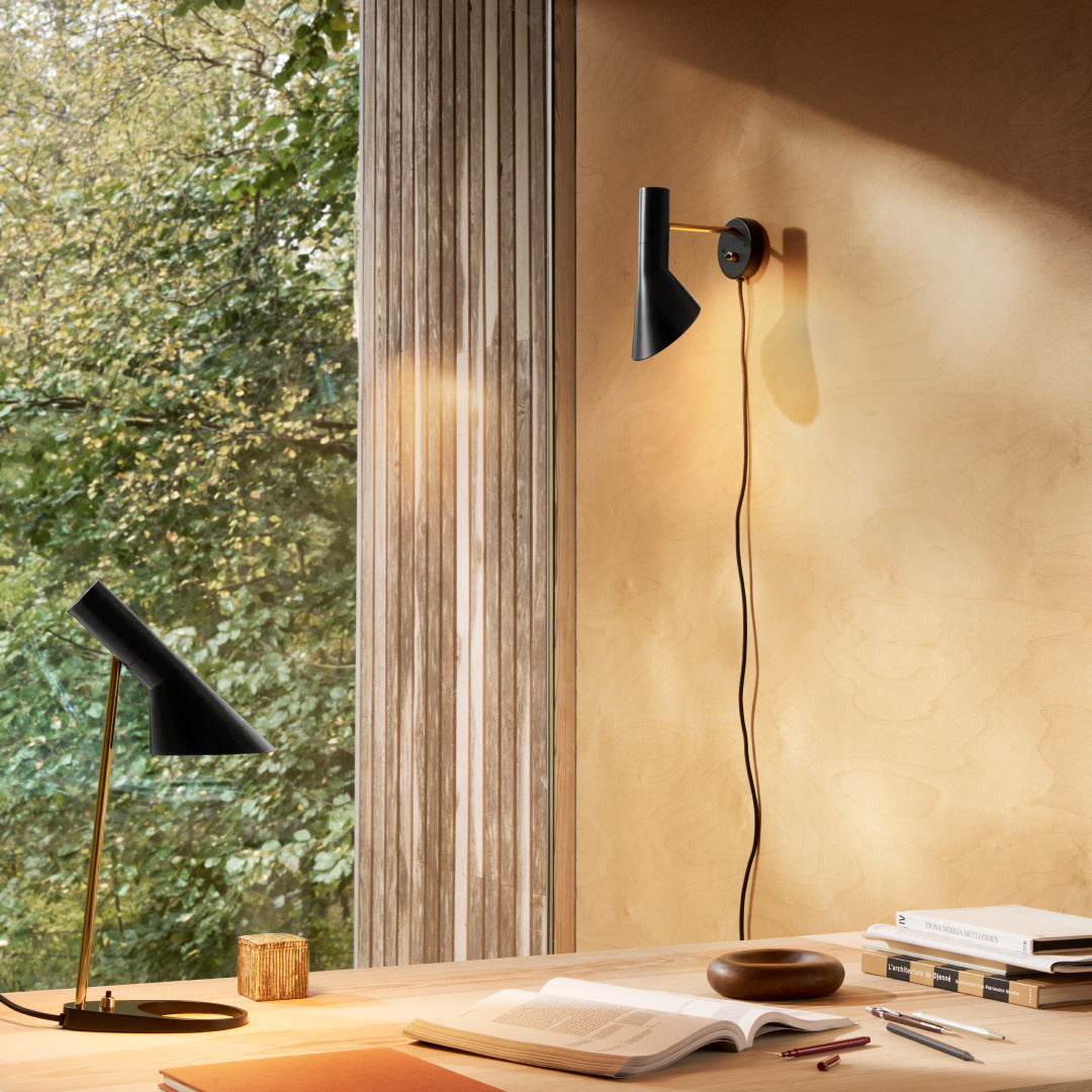 Lampa ścienna AJ czarny z mosiężnym