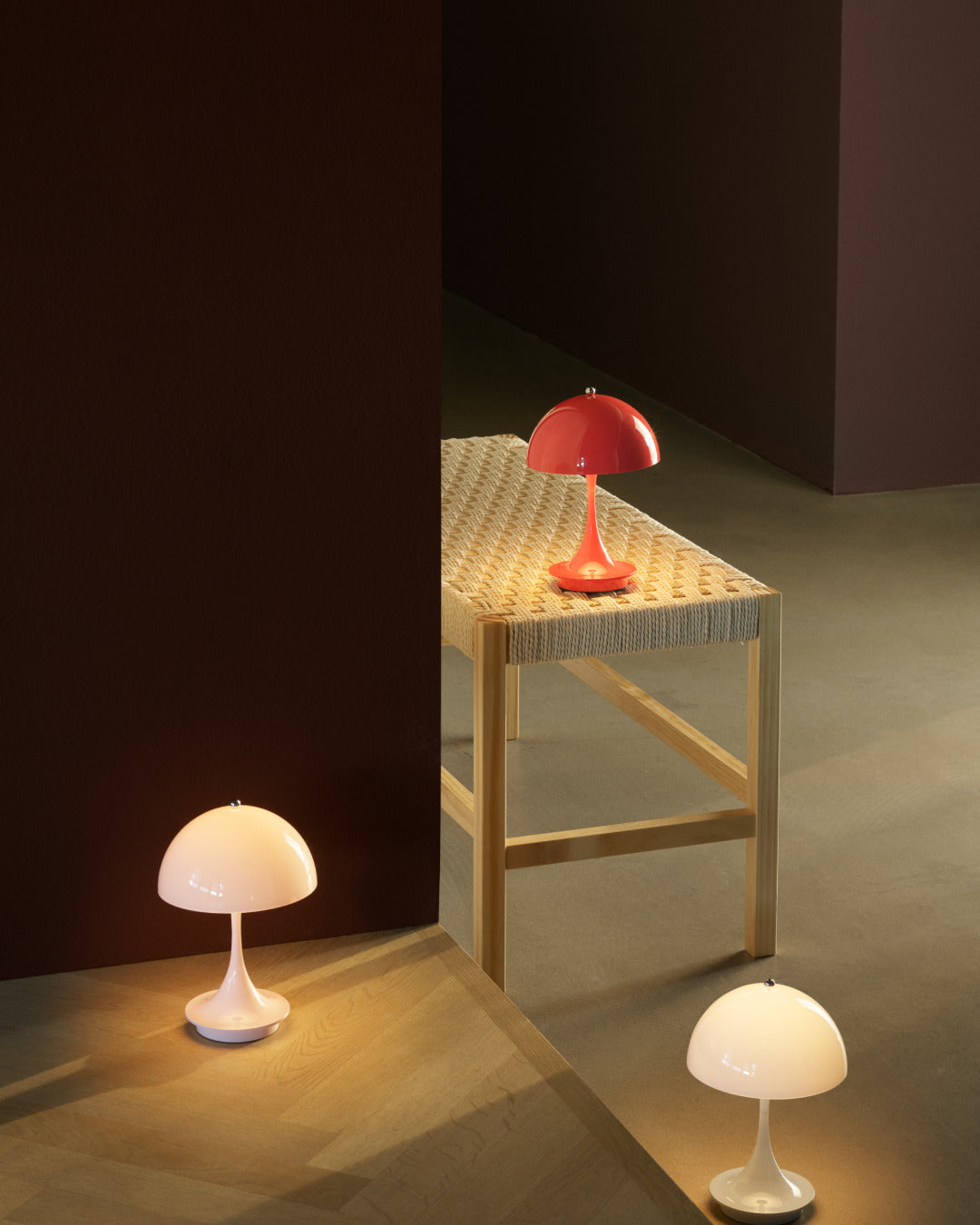 Lampa przenośna PANTHELLA 160 blady różowy