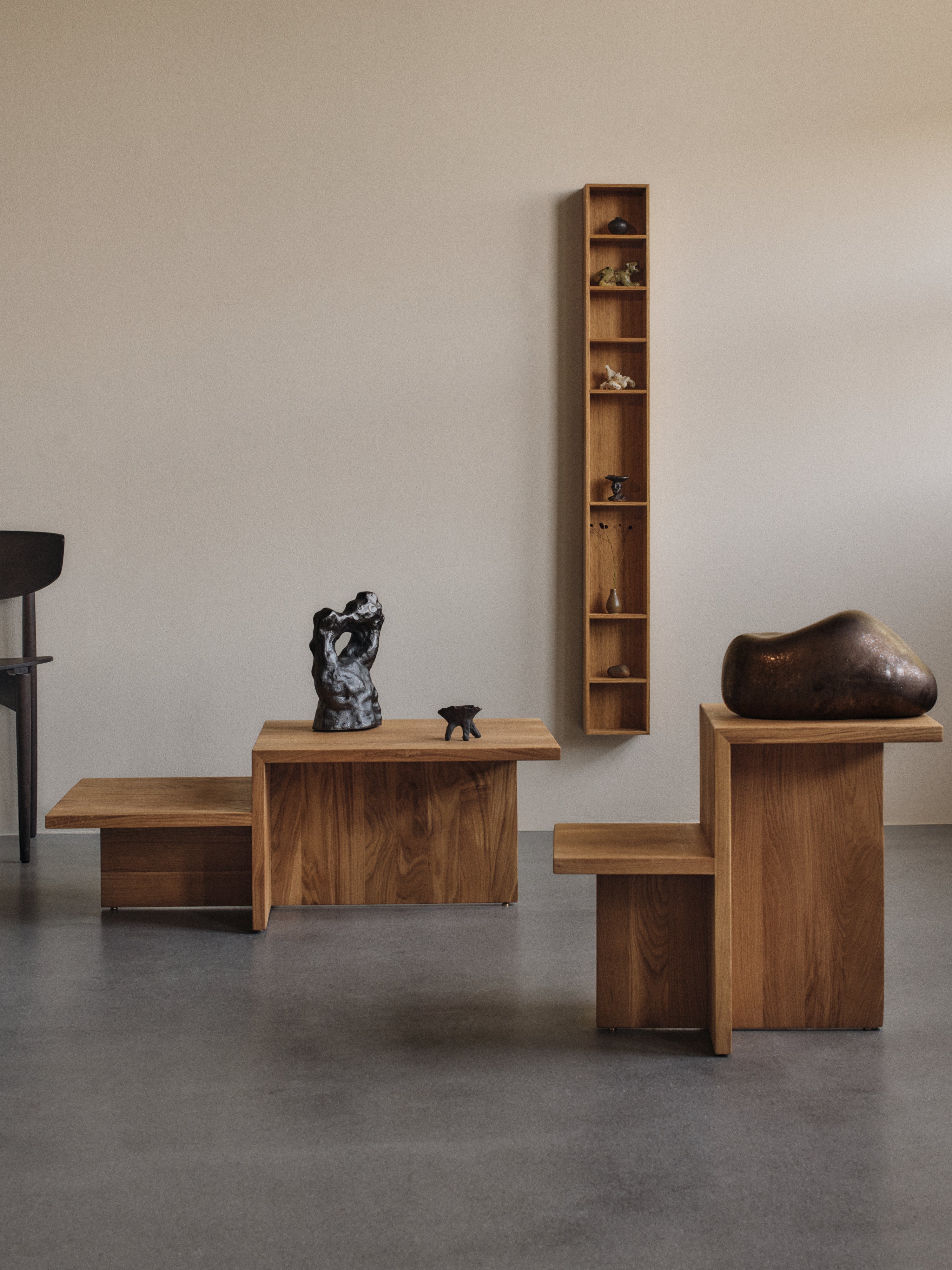 DISTINCT side table oak wood