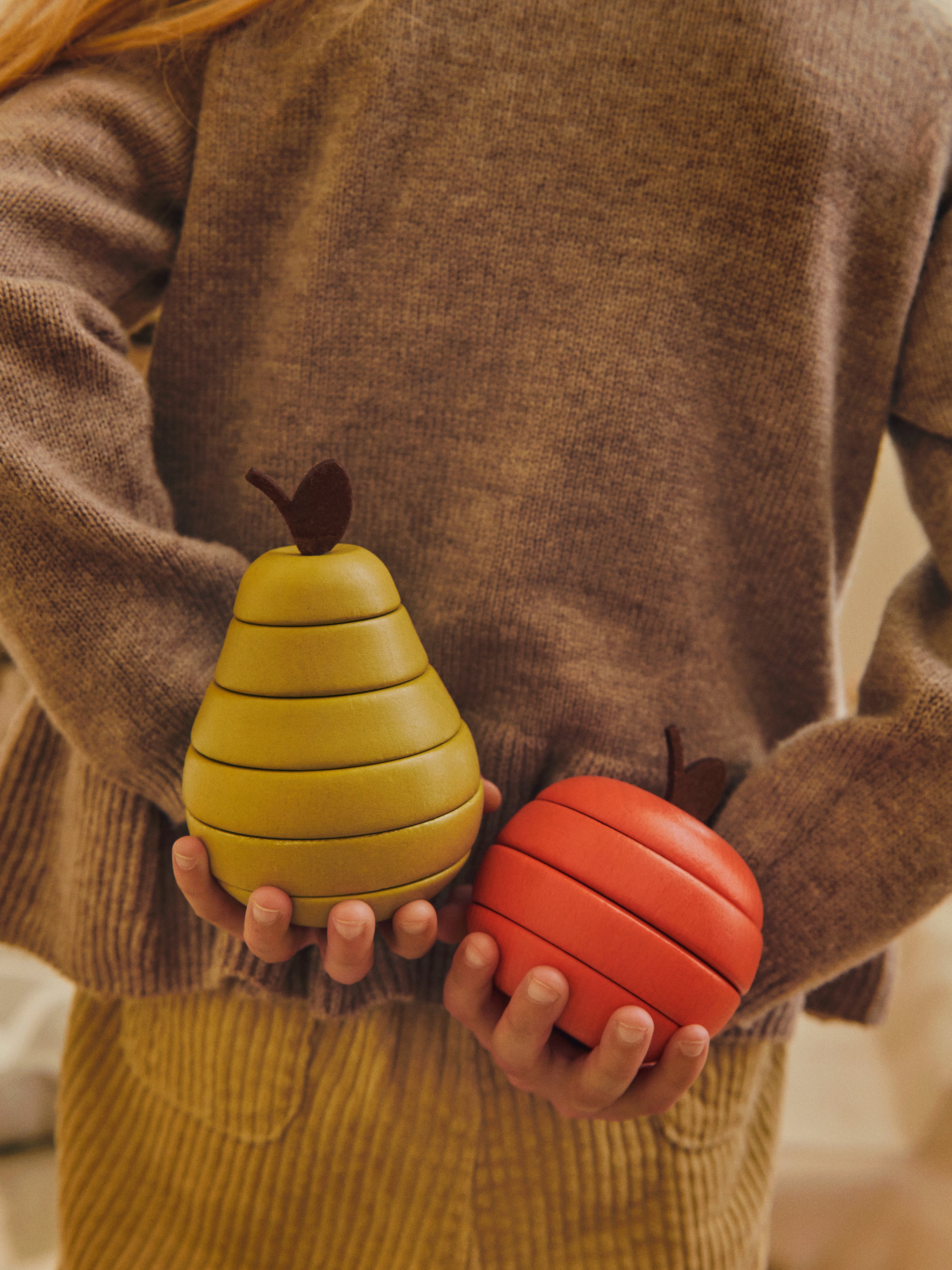 Spielzeugset für Kinder STACKING APPLE AND PEAR aus Buchenholz