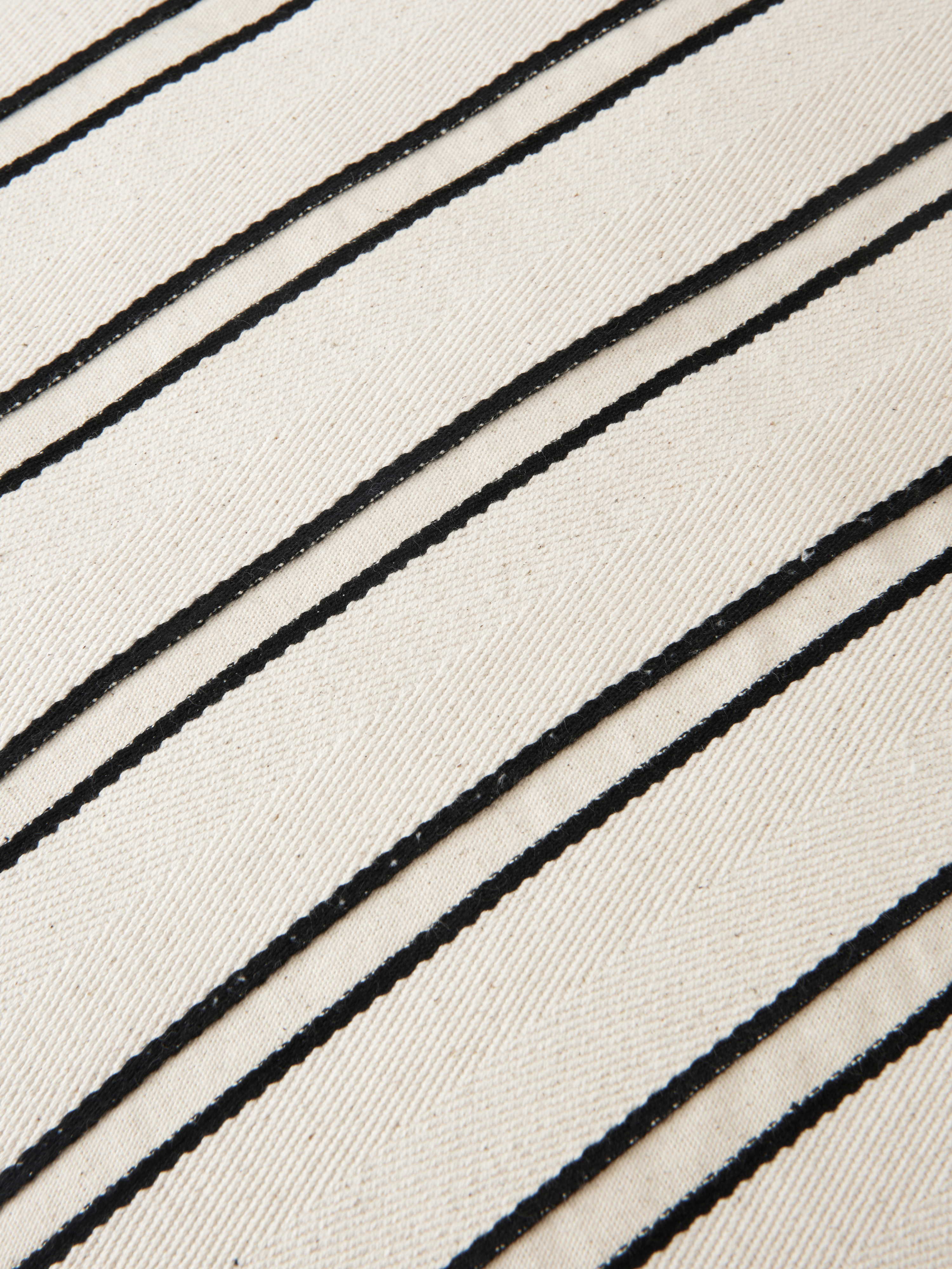 TWILL pillow broken white with black