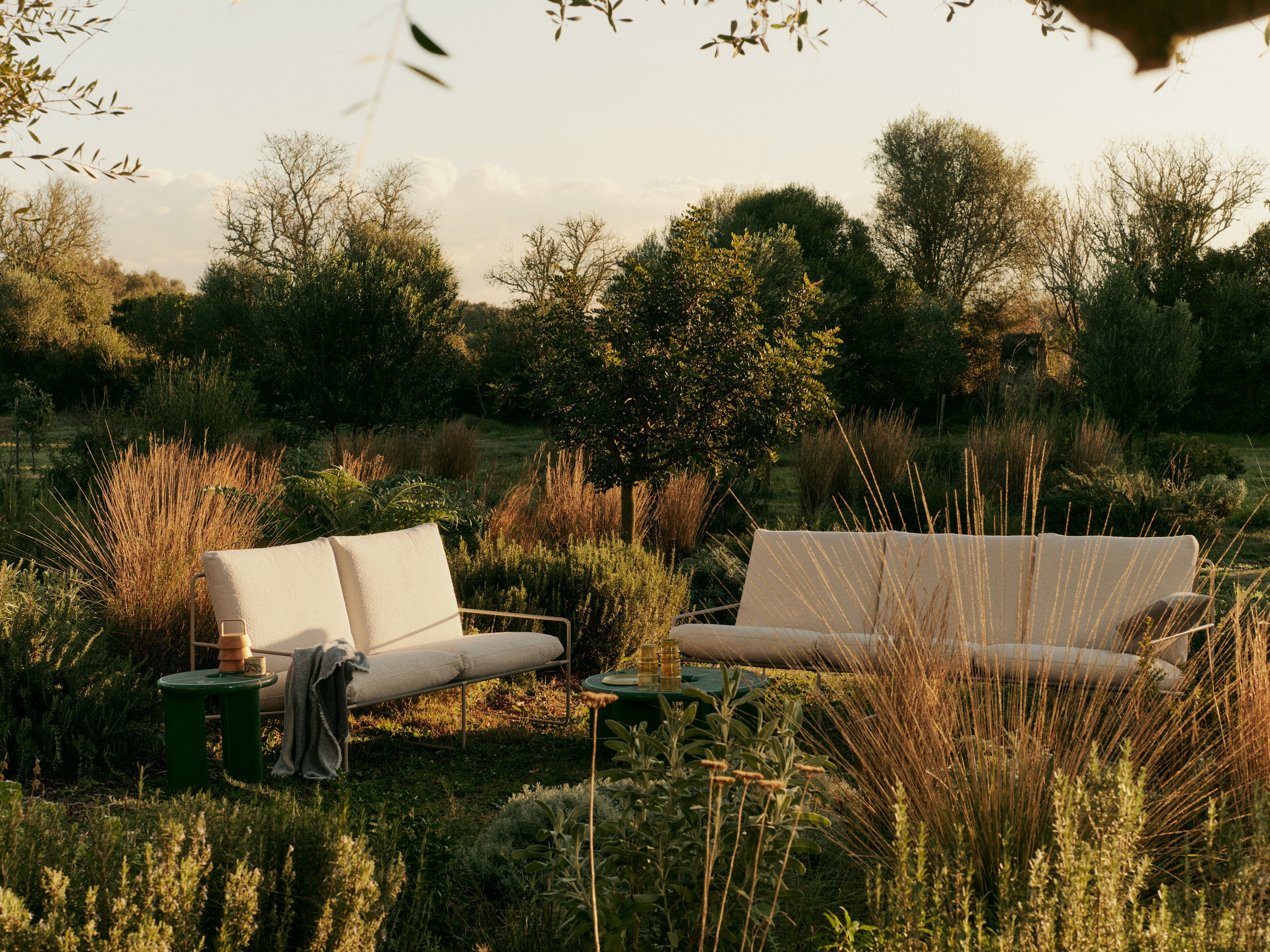 3-seater outdoor sofa DESERT broken white with beige base