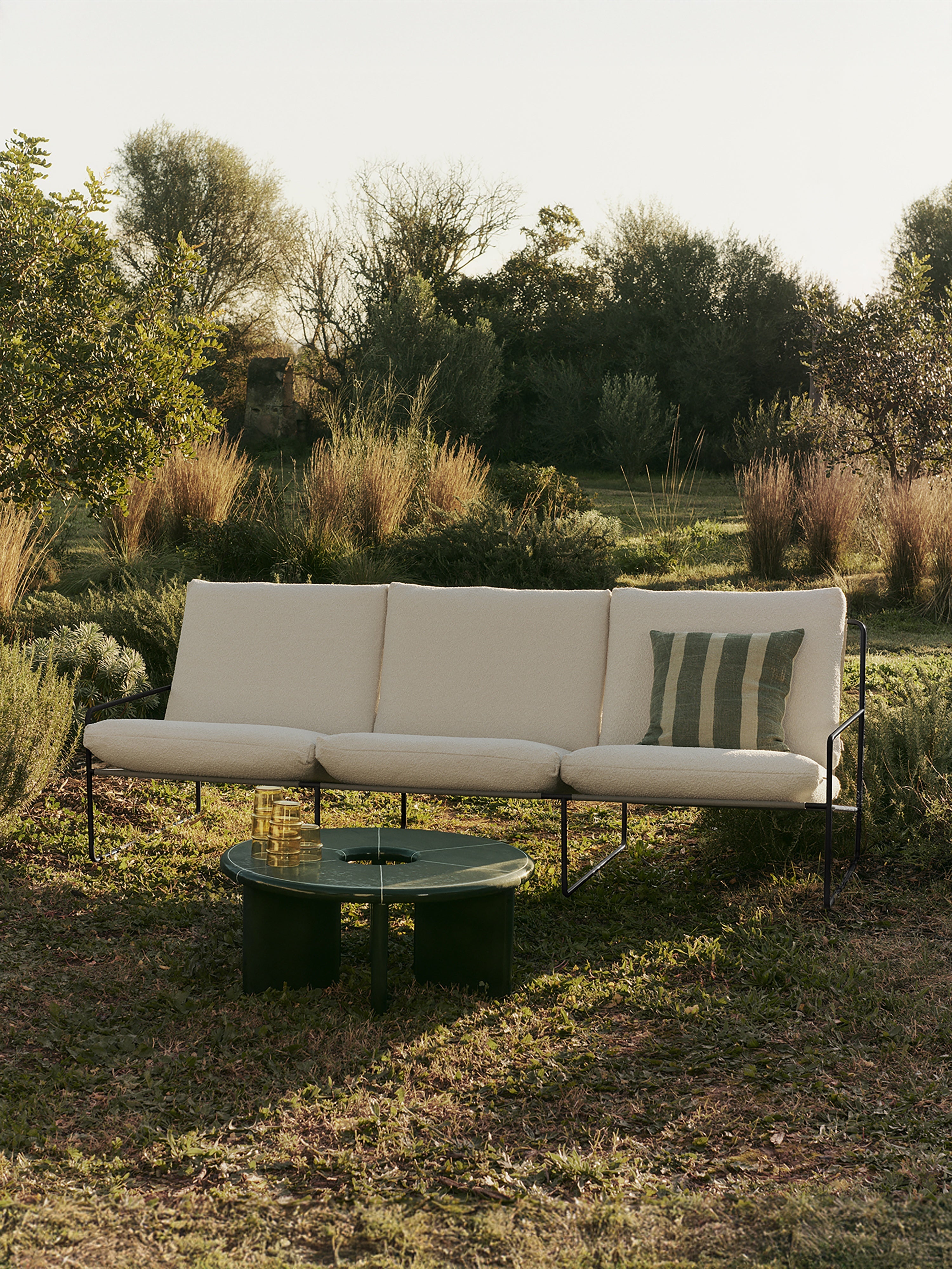 3-seater outdoor sofa DESERT broken white with black base
