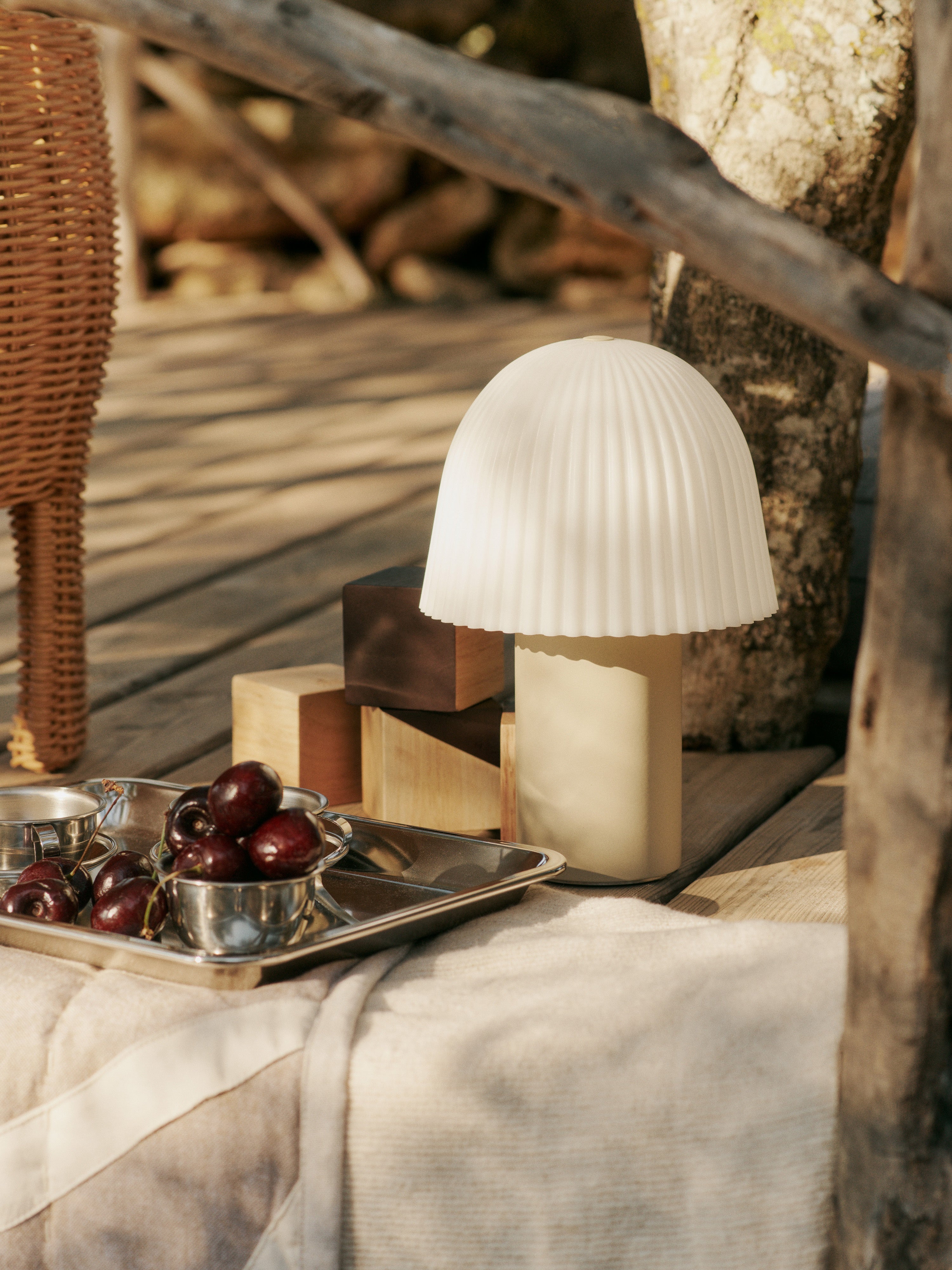 Tragbare Lampe FRILL gebrochenes Weiß mit Beige