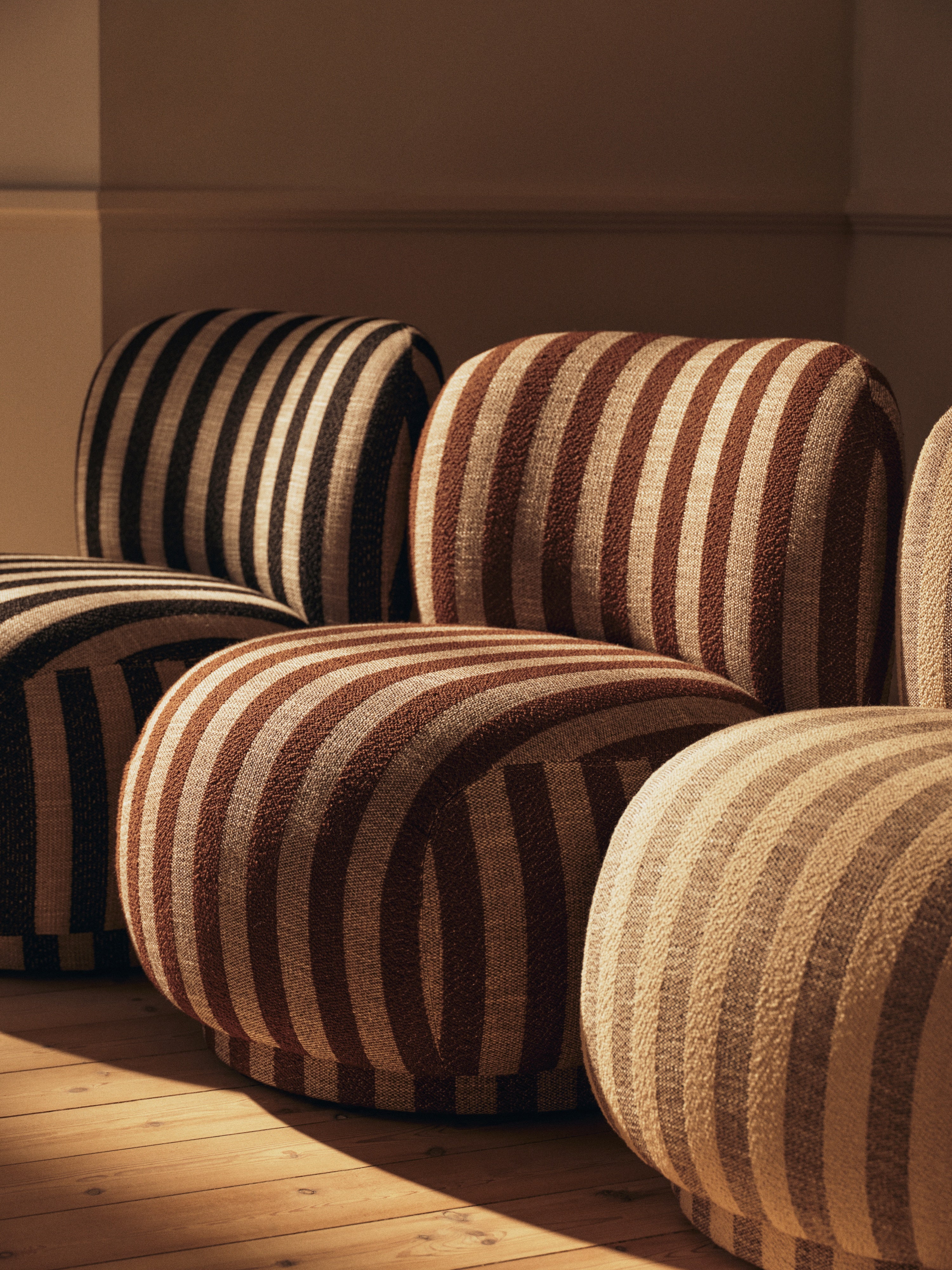 RICO PICCOLO LOUNGE Chocolate Swivel Armchair with Sand