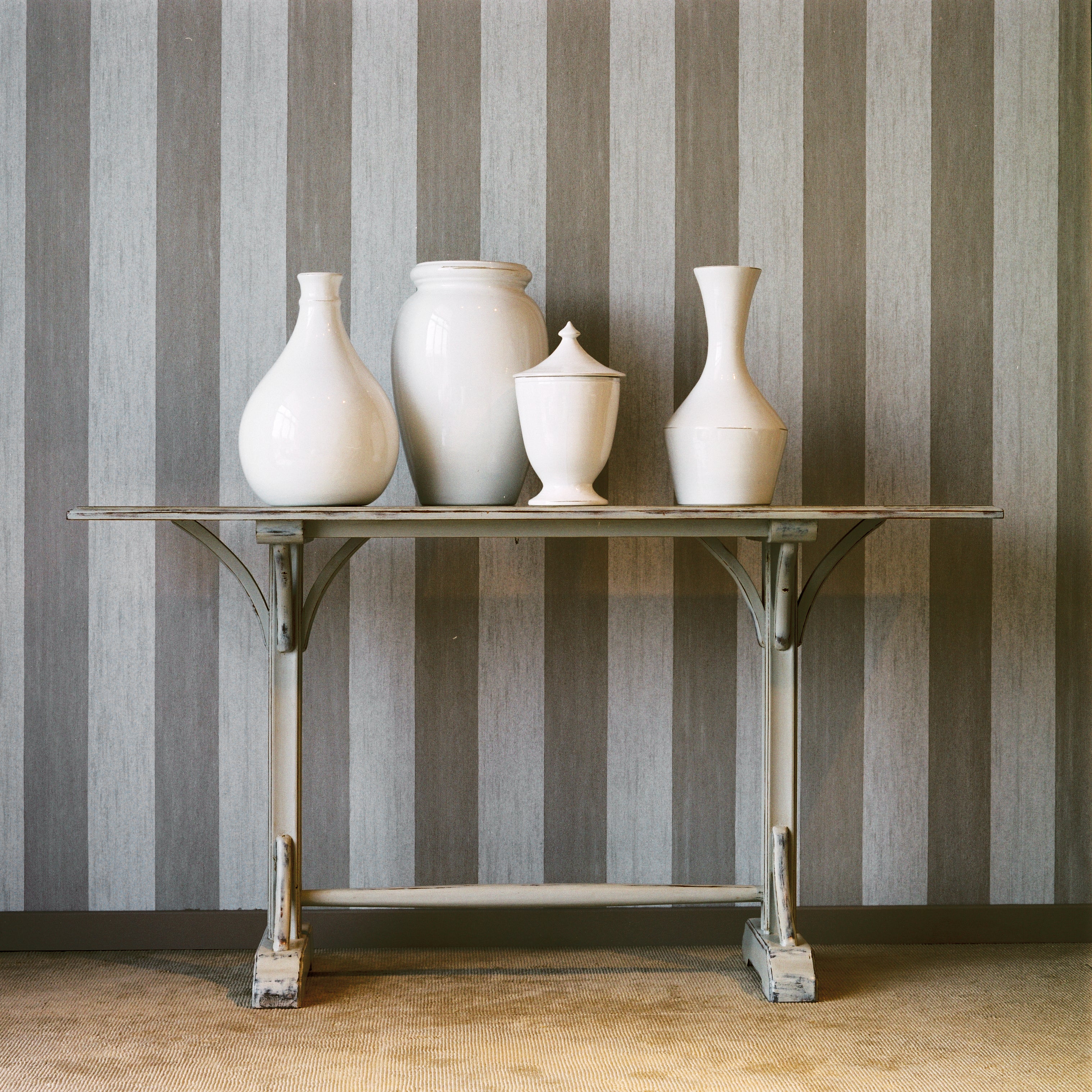 Structural wallpaper imitating canvas with a striped pattern STRIPE red