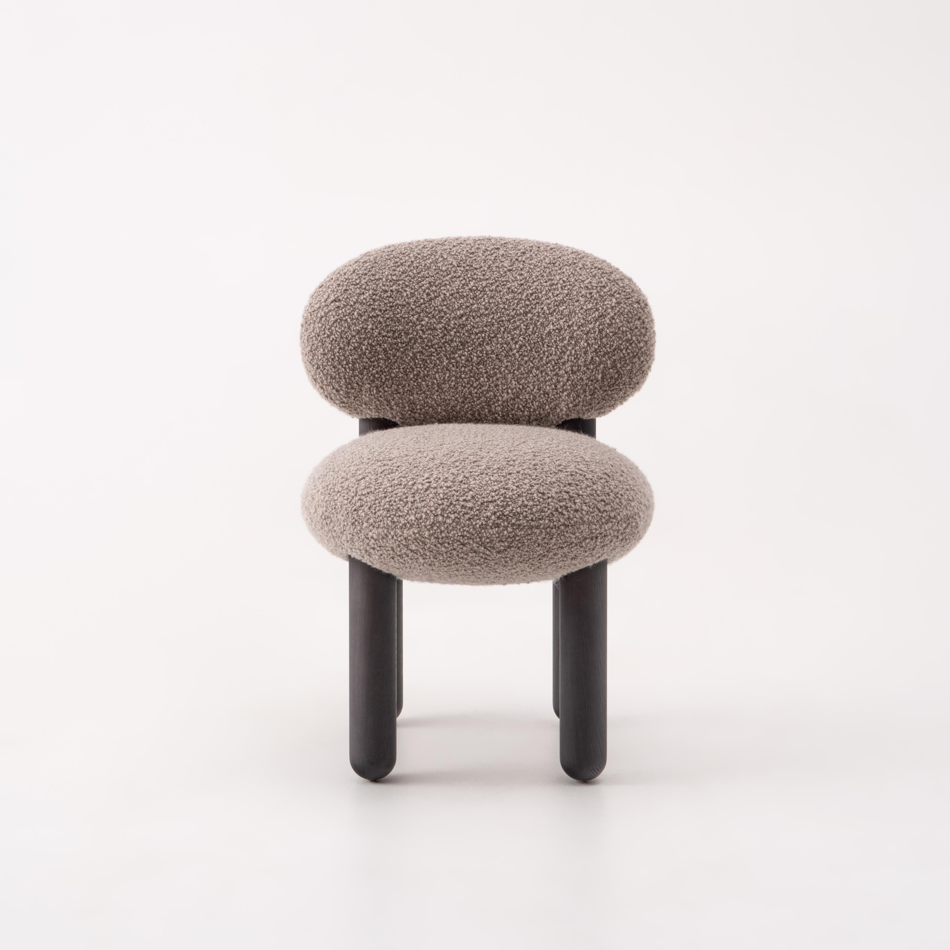 FLOCK CS2 upholstered chair with wooden base