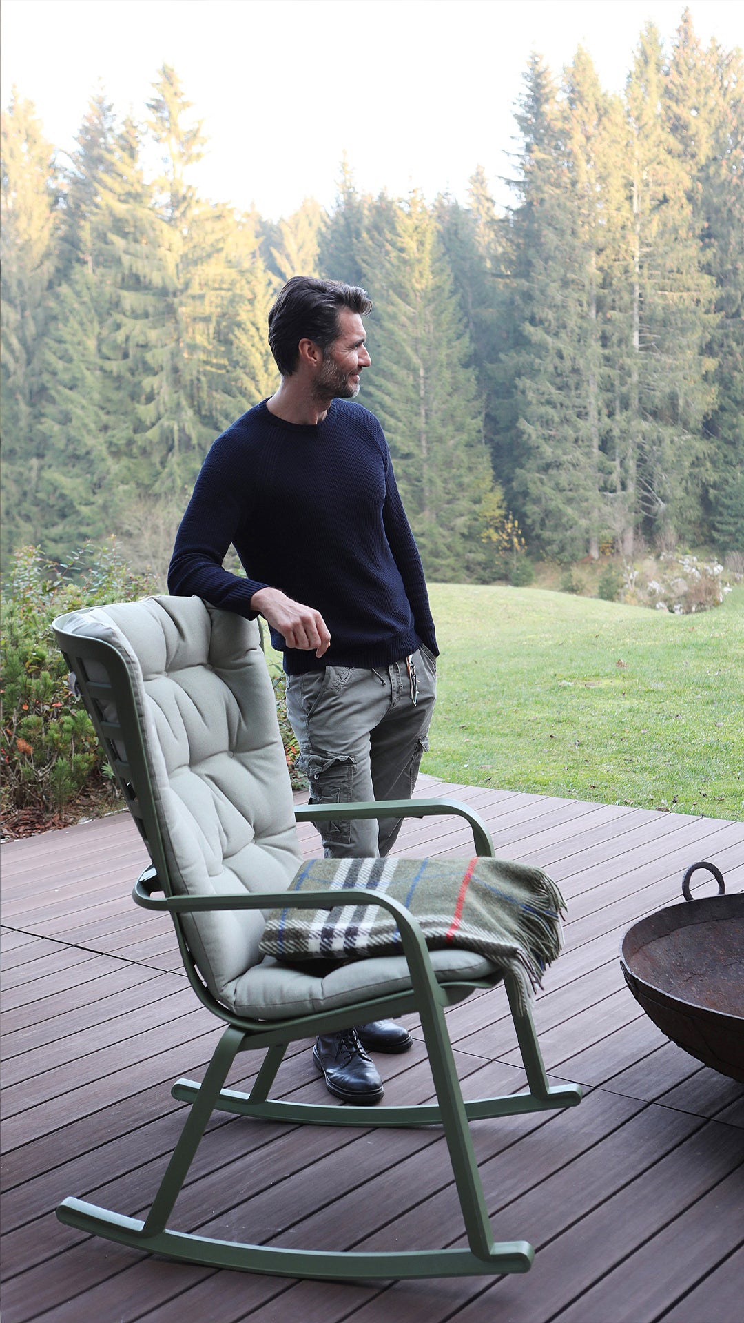 FOLIO Outdoor Armchair in Brown