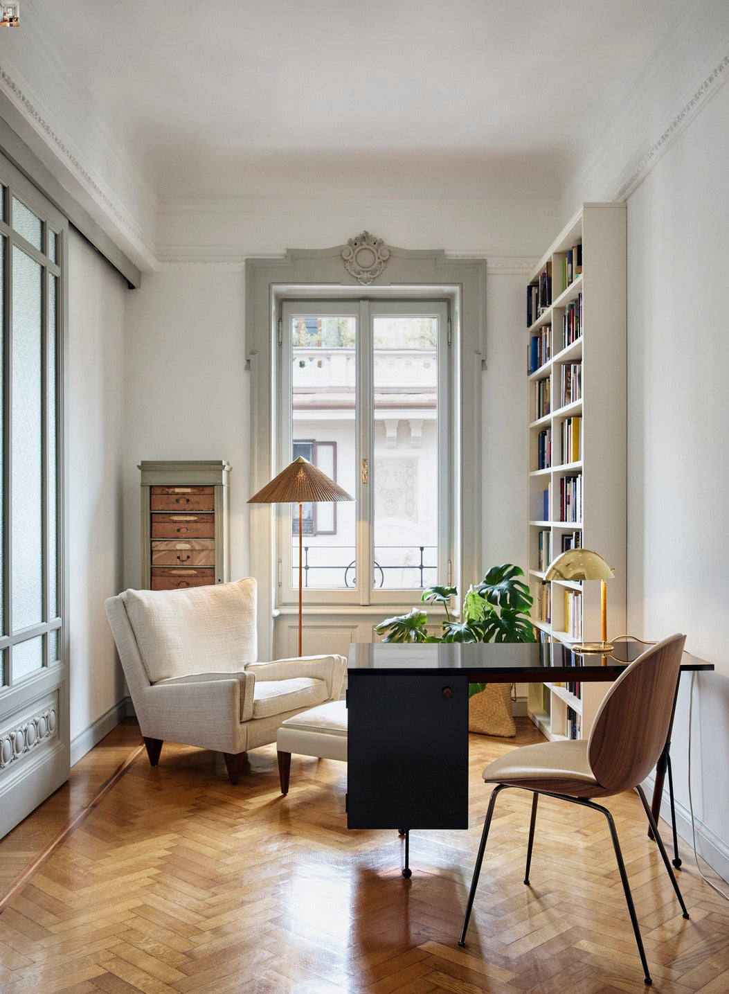 BEETLE upholstered chair with walnut wood and brass base