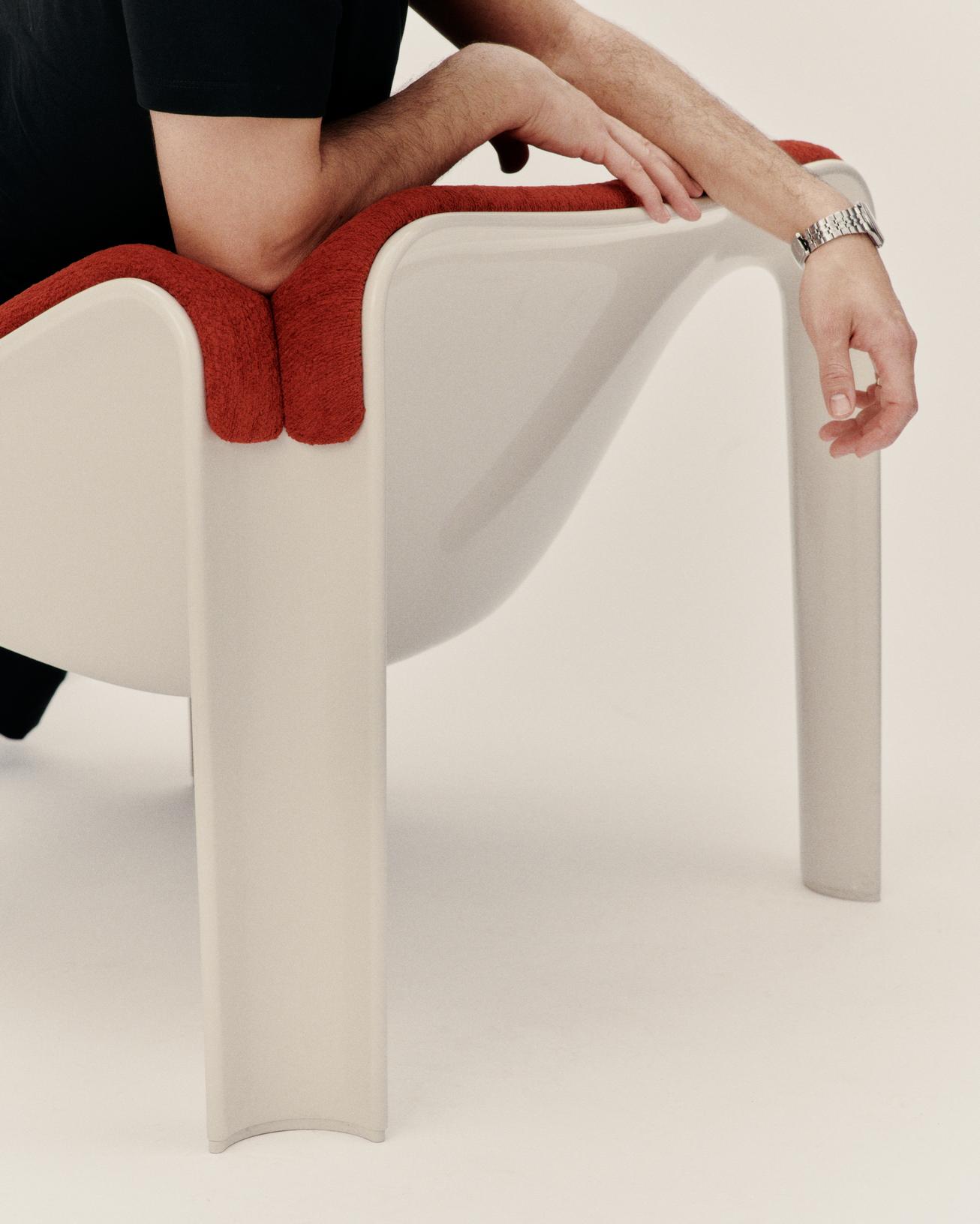 F300 Armchair white leather with cream base